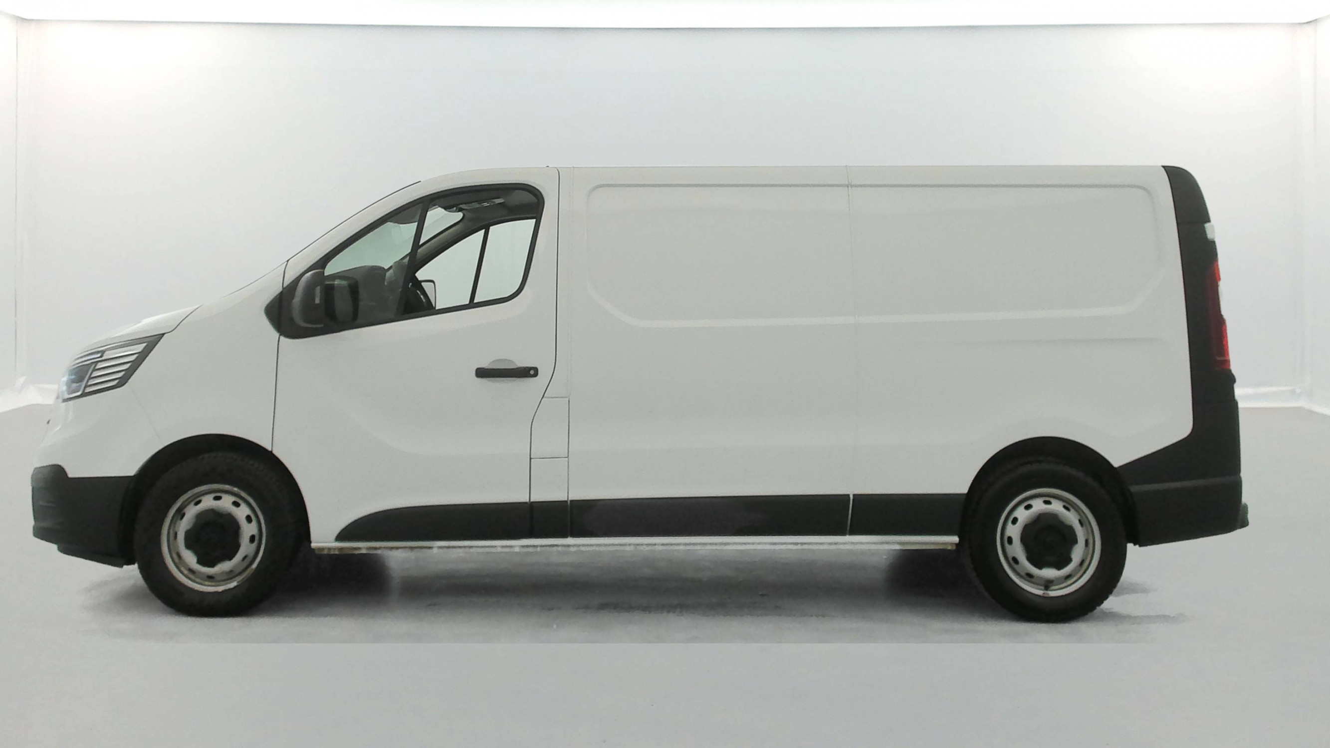 Renault Trafic 3 Fourgon TRAFIC FGN L2H1 3000 KG BLUE DCI 130 occasion de 2023 en vente à Quimper