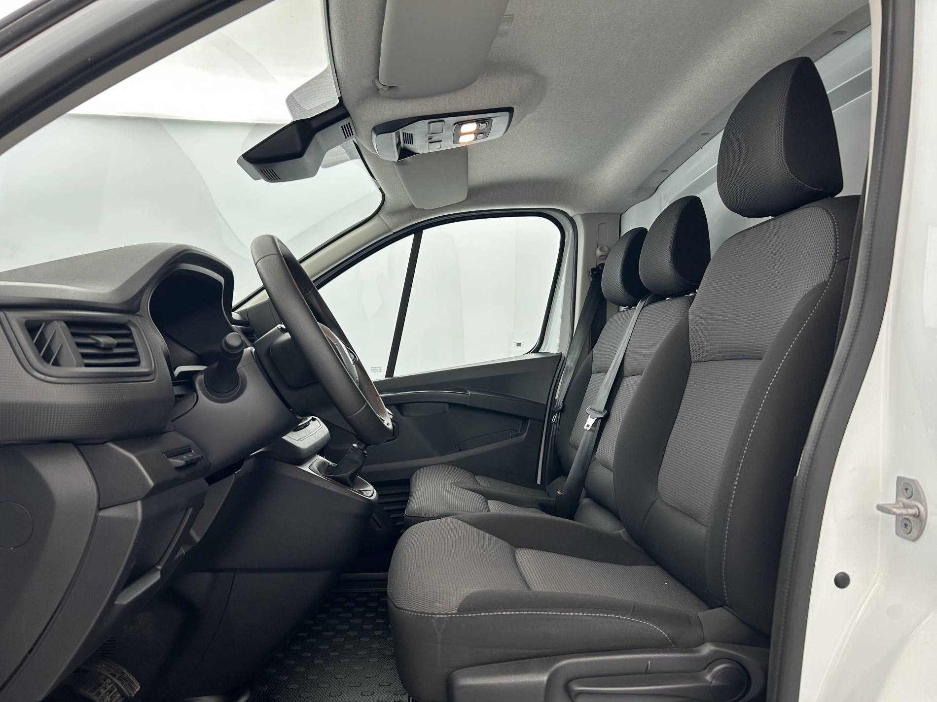 Vente en ligne Renault Trafic 3 Fourgon TRAFIC FGN L2H1 3000 KG BLUE DCI 130 au prix de 22 990 €