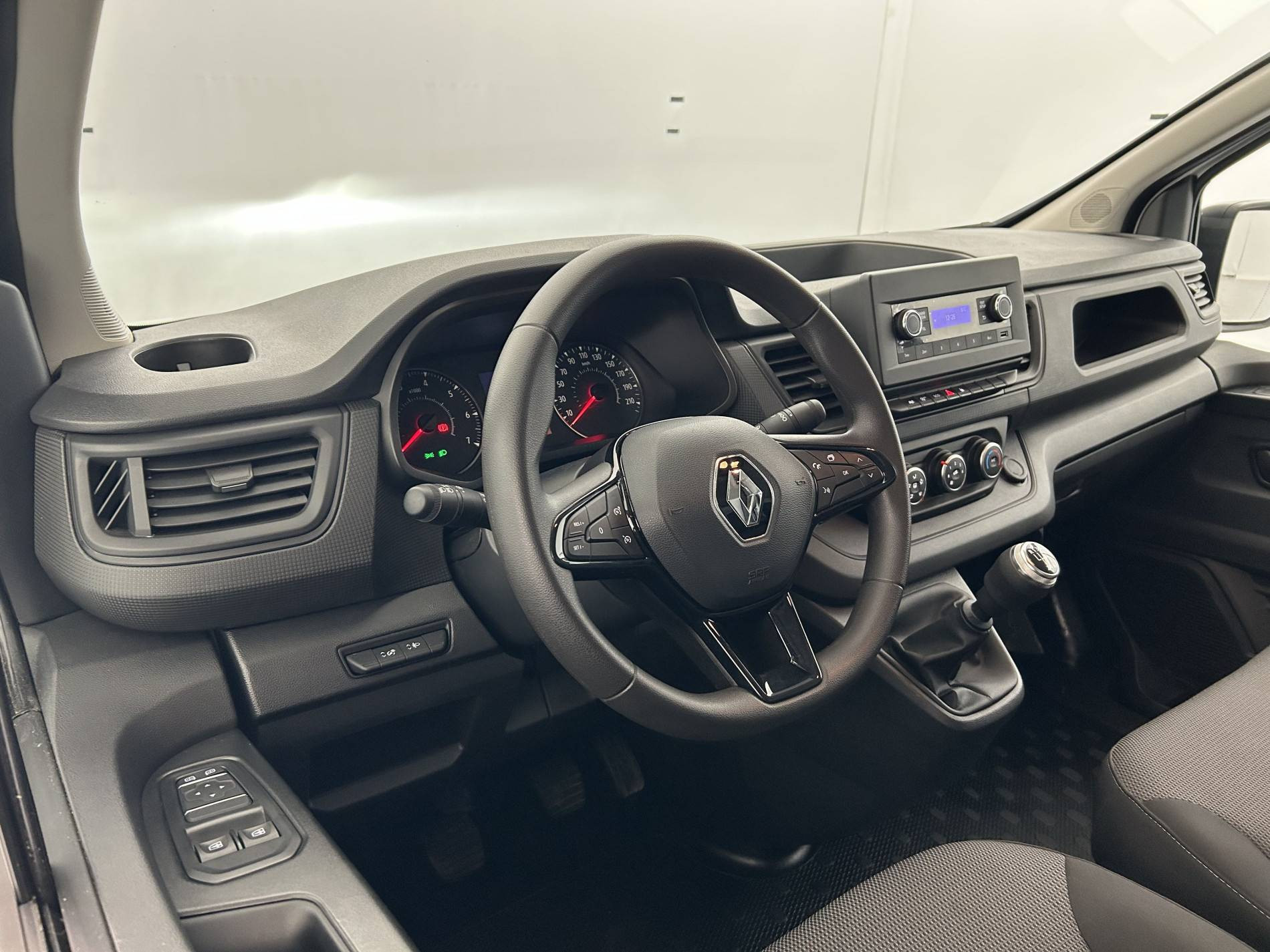 Vente en ligne Renault Trafic 3 Fourgon TRAFIC FGN L2H1 3000 KG BLUE DCI 130 au prix de 22 990 €