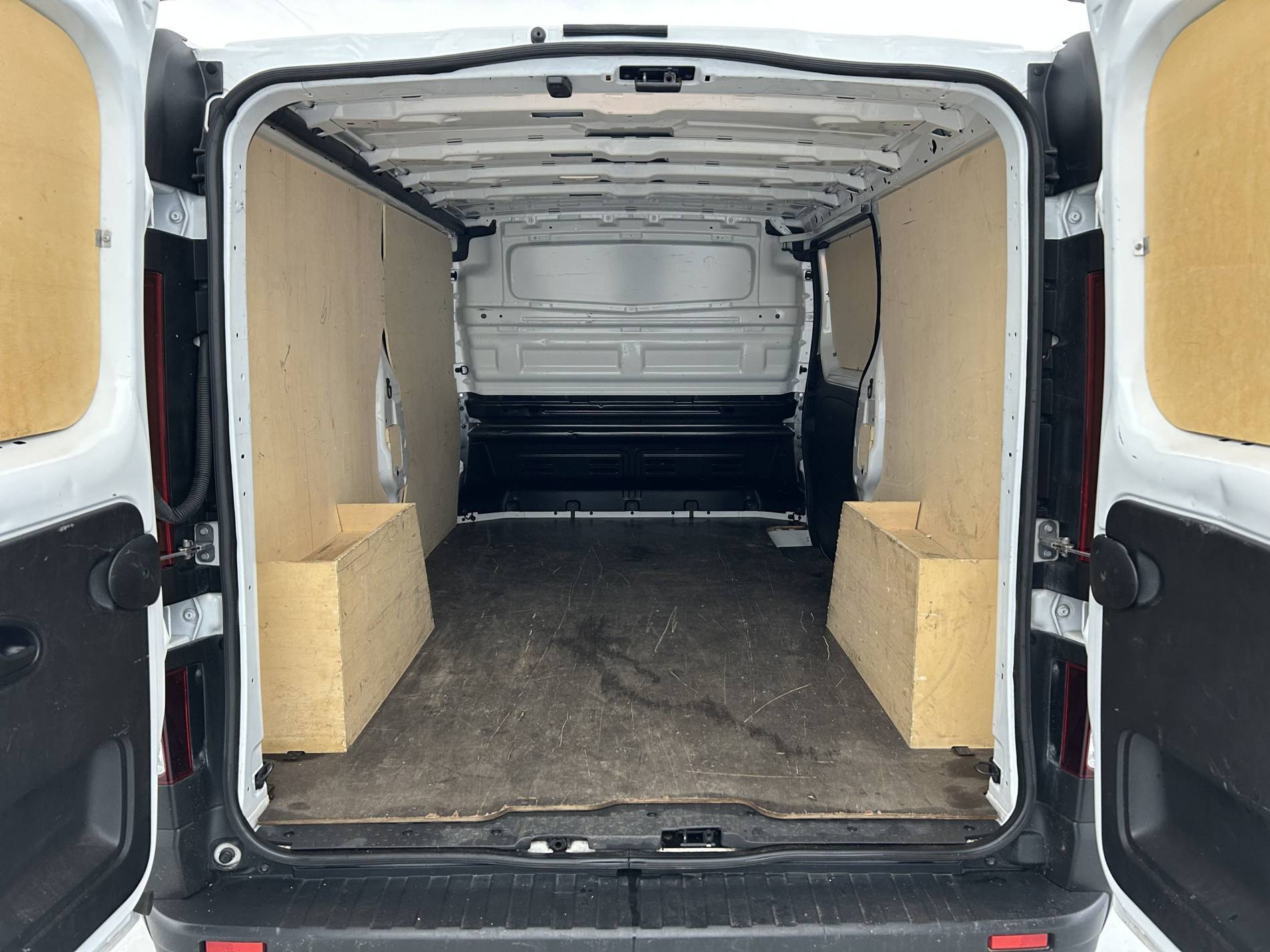 Vente en ligne Renault Trafic 3 Fourgon TRAFIC FGN L2H1 3000 KG BLUE DCI 130 au prix de 22 990 €