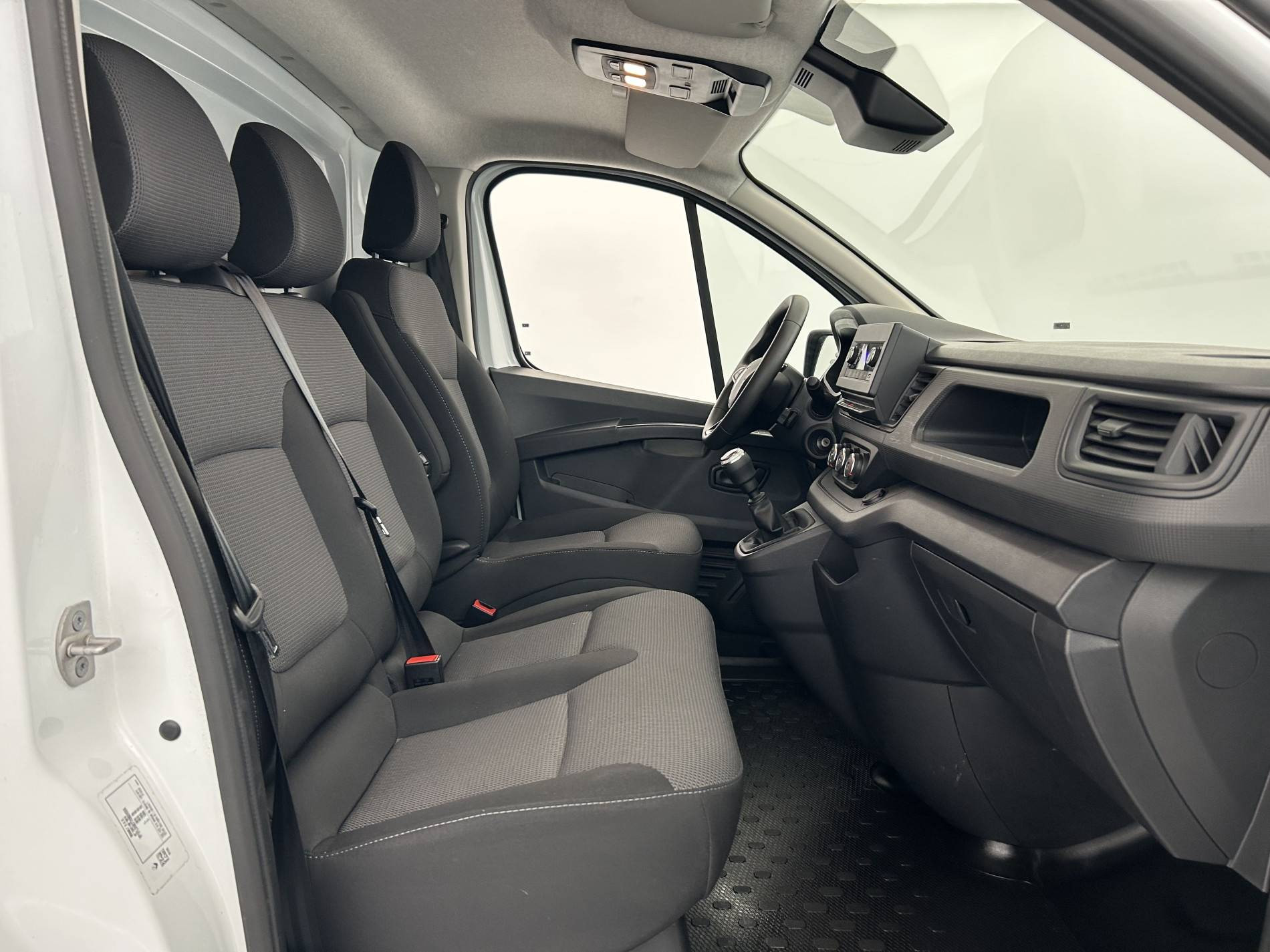 Vente en ligne Renault Trafic 3 Fourgon TRAFIC FGN L2H1 3000 KG BLUE DCI 130 au prix de 22 990 €