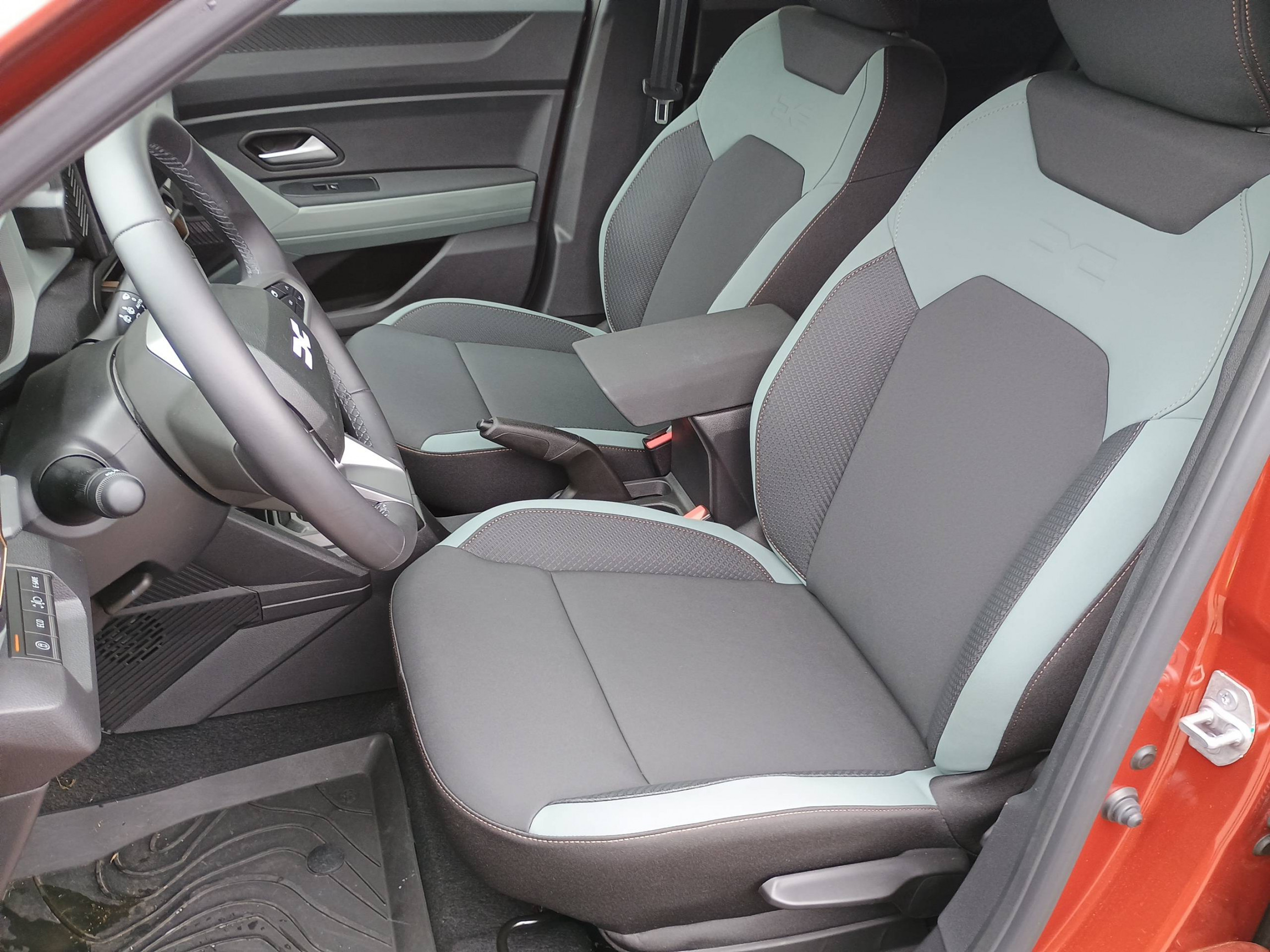 Vente en ligne Dacia Duster  Hybrid 155 au prix de 28 490 €