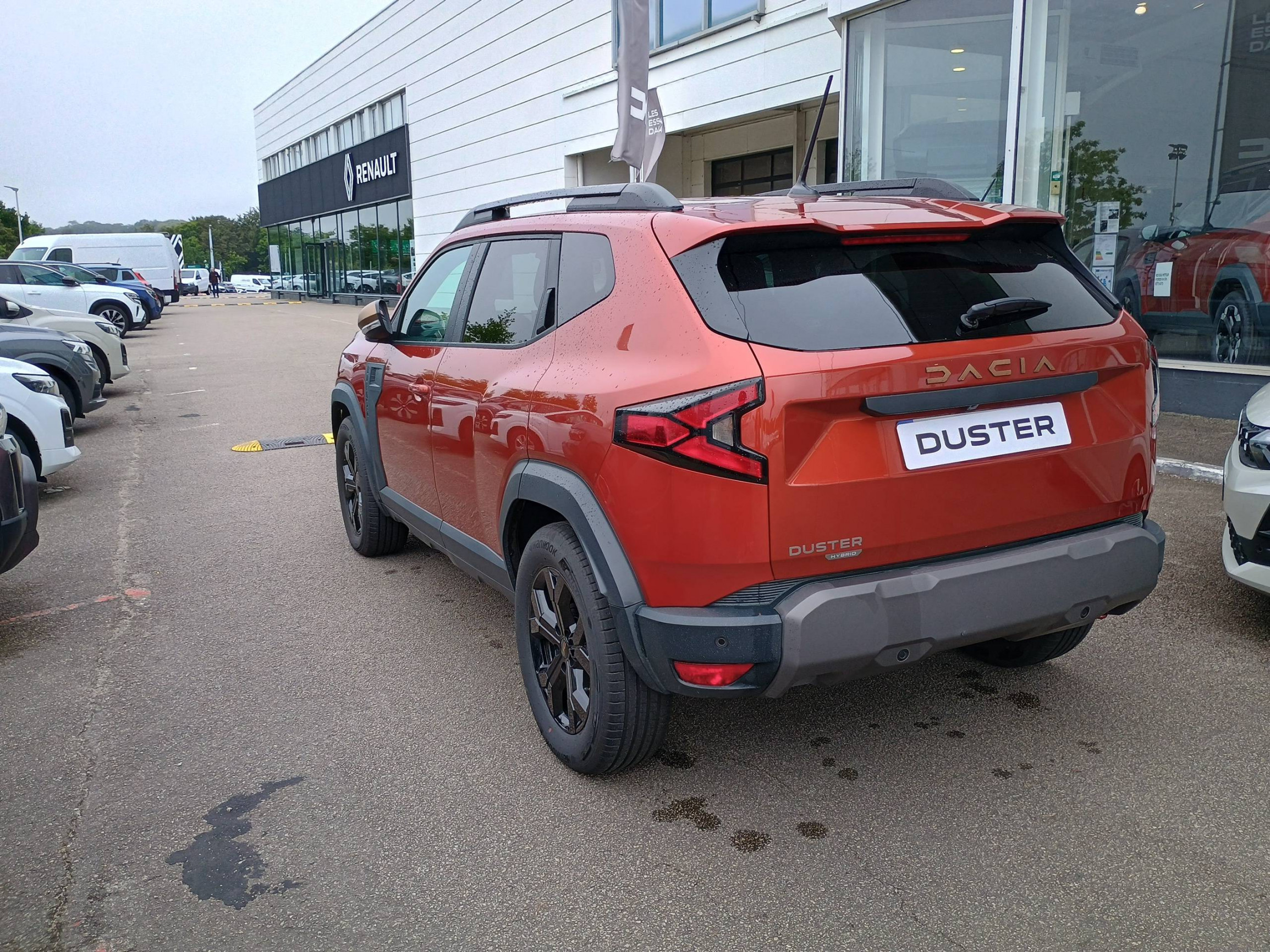 Vente en ligne Dacia Duster  Hybrid 155 au prix de 28 490 €