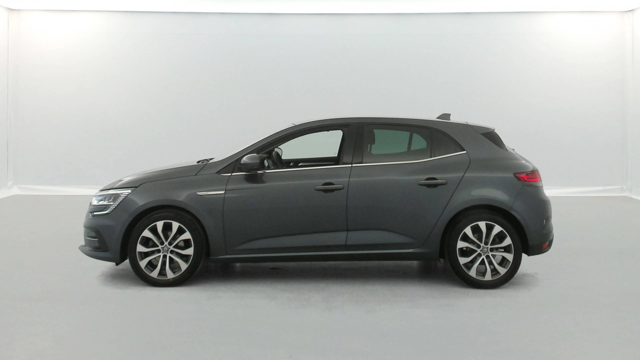 Renault Megane 4  Blue dCi 115 EDC occasion de 2023 en vente à Quimper