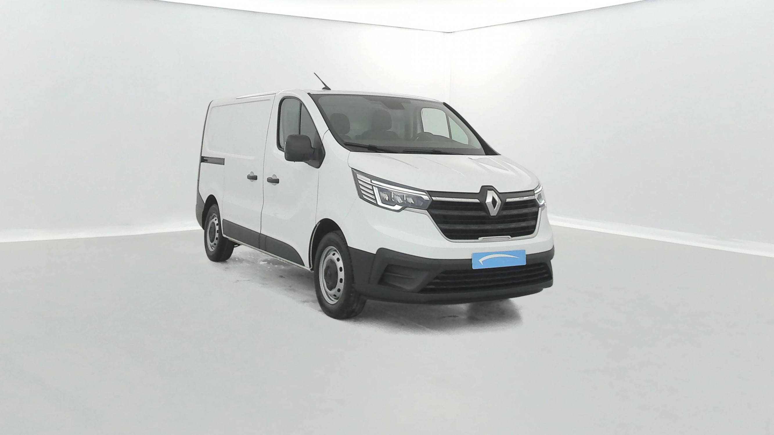 Vente en ligne Renault Trafic 3 Fourgon TRAFIC FG BLUE DCI 130 L1H1 3T GSR2 au prix de 21 490 €