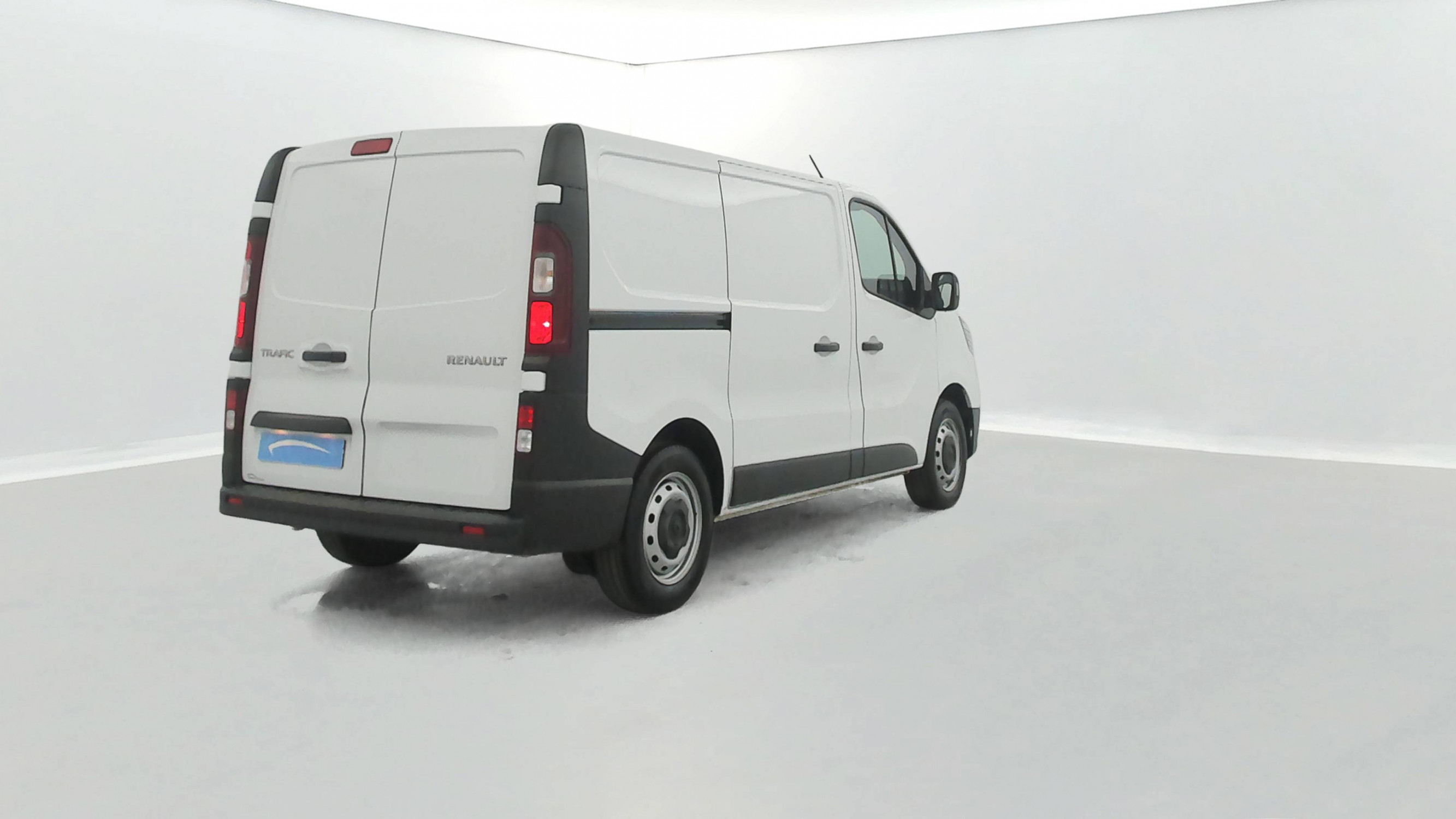 Vente en ligne Renault Trafic 3 Fourgon TRAFIC FG BLUE DCI 130 L1H1 3T GSR2 au prix de 21 490 €