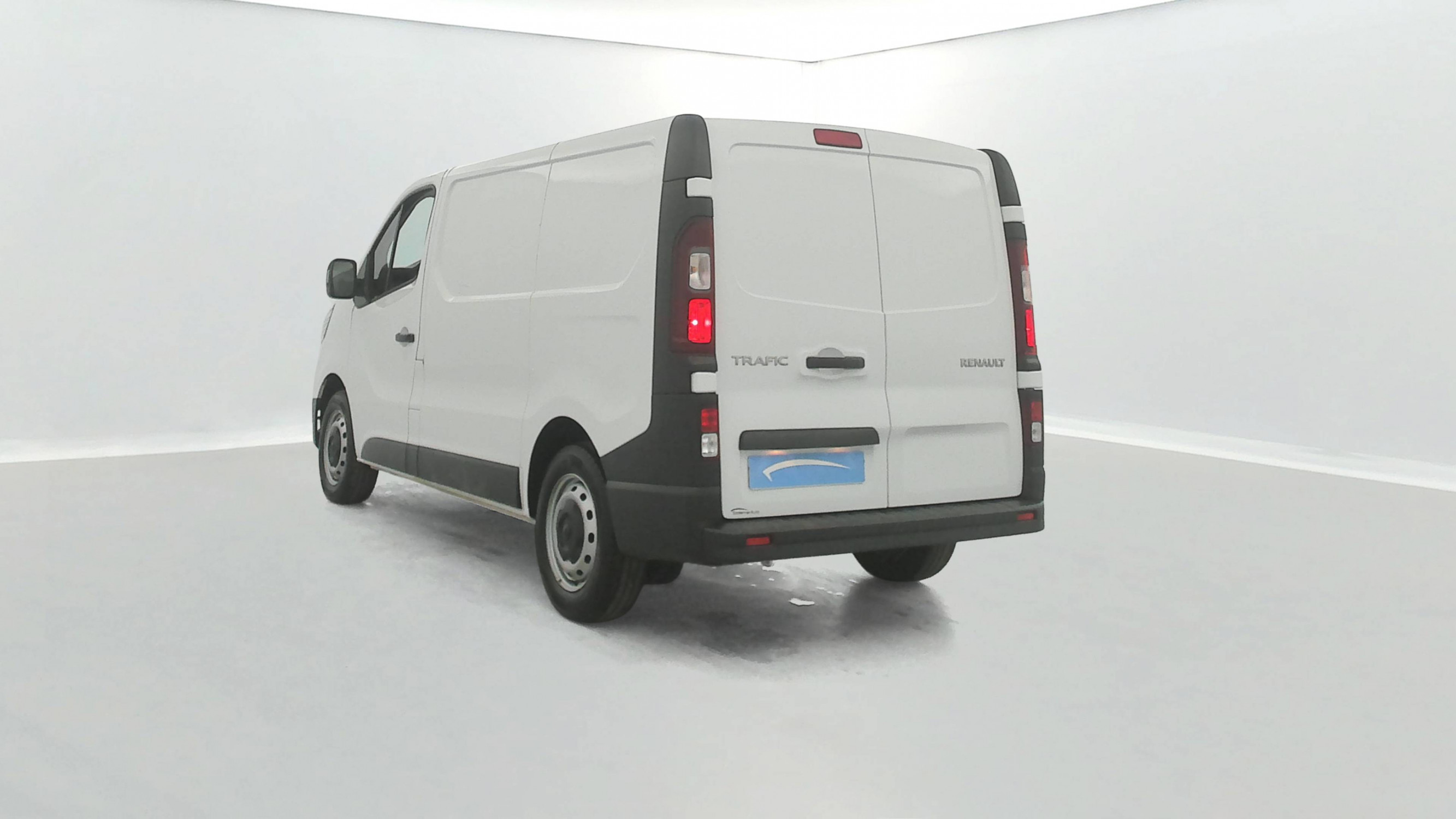 Vente en ligne Renault Trafic 3 Fourgon TRAFIC FG BLUE DCI 130 L1H1 3T GSR2 au prix de 21 490 €