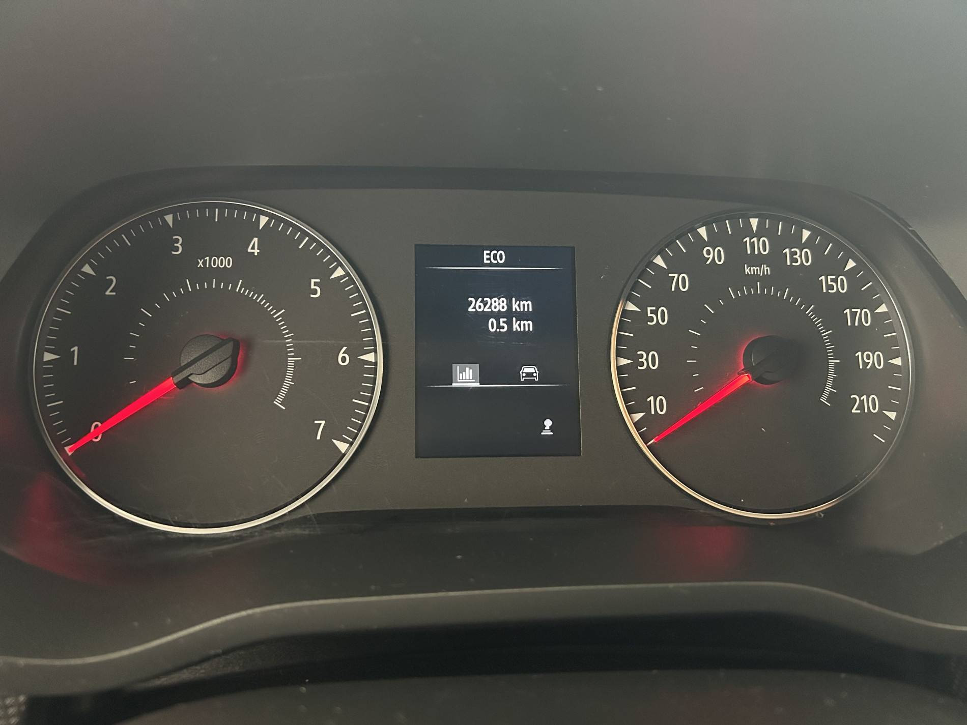 Vente en ligne Renault Trafic 3 Fourgon TRAFIC FG BLUE DCI 130 L1H1 3T GSR2 au prix de 21 490 €