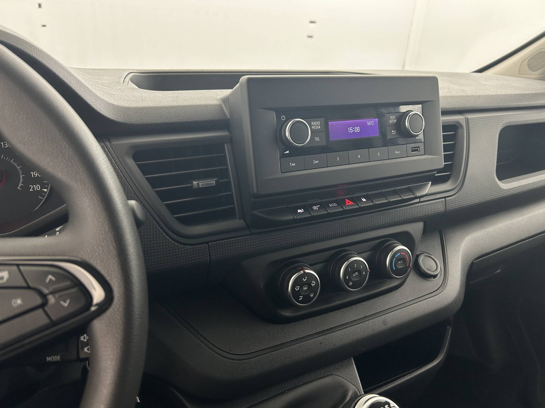Vente en ligne Renault Trafic 3 Fourgon TRAFIC FG BLUE DCI 130 L1H1 3T GSR2 au prix de 21 490 €