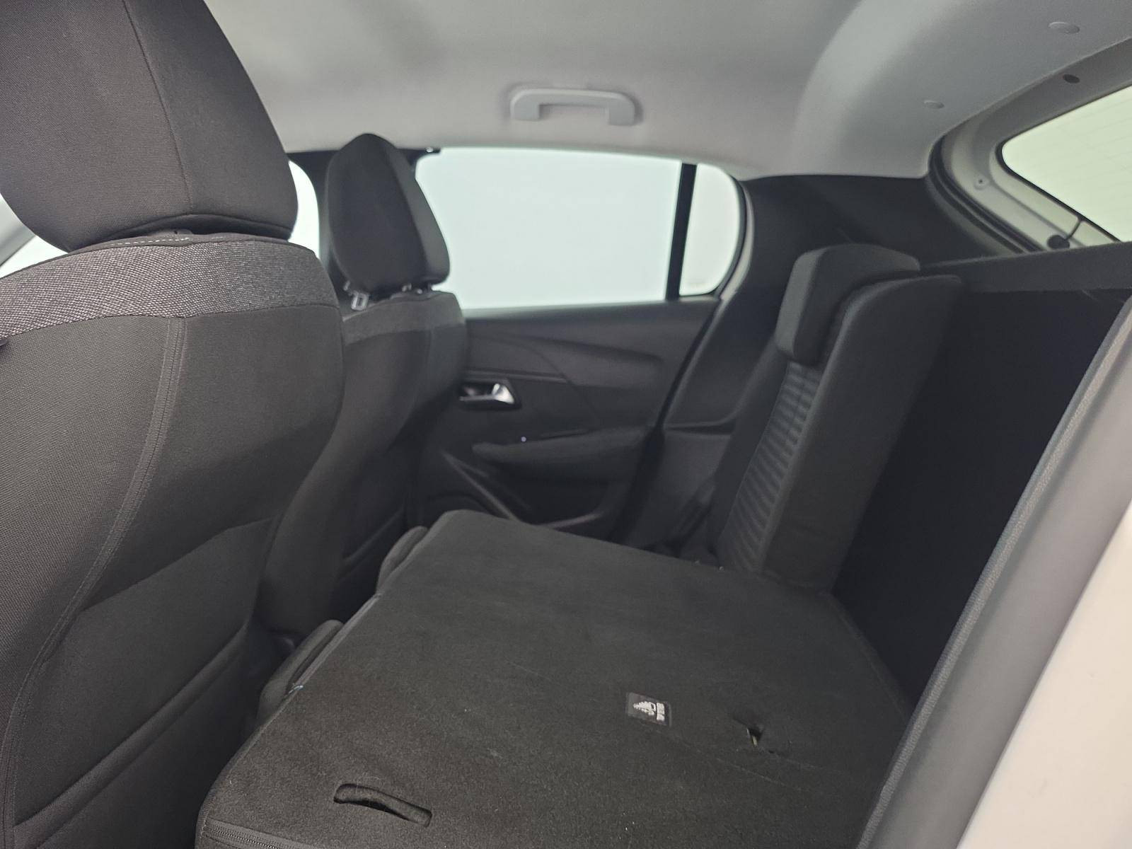 Vente en ligne Peugeot E-208  50 kWh 136ch au prix de 17 890 €