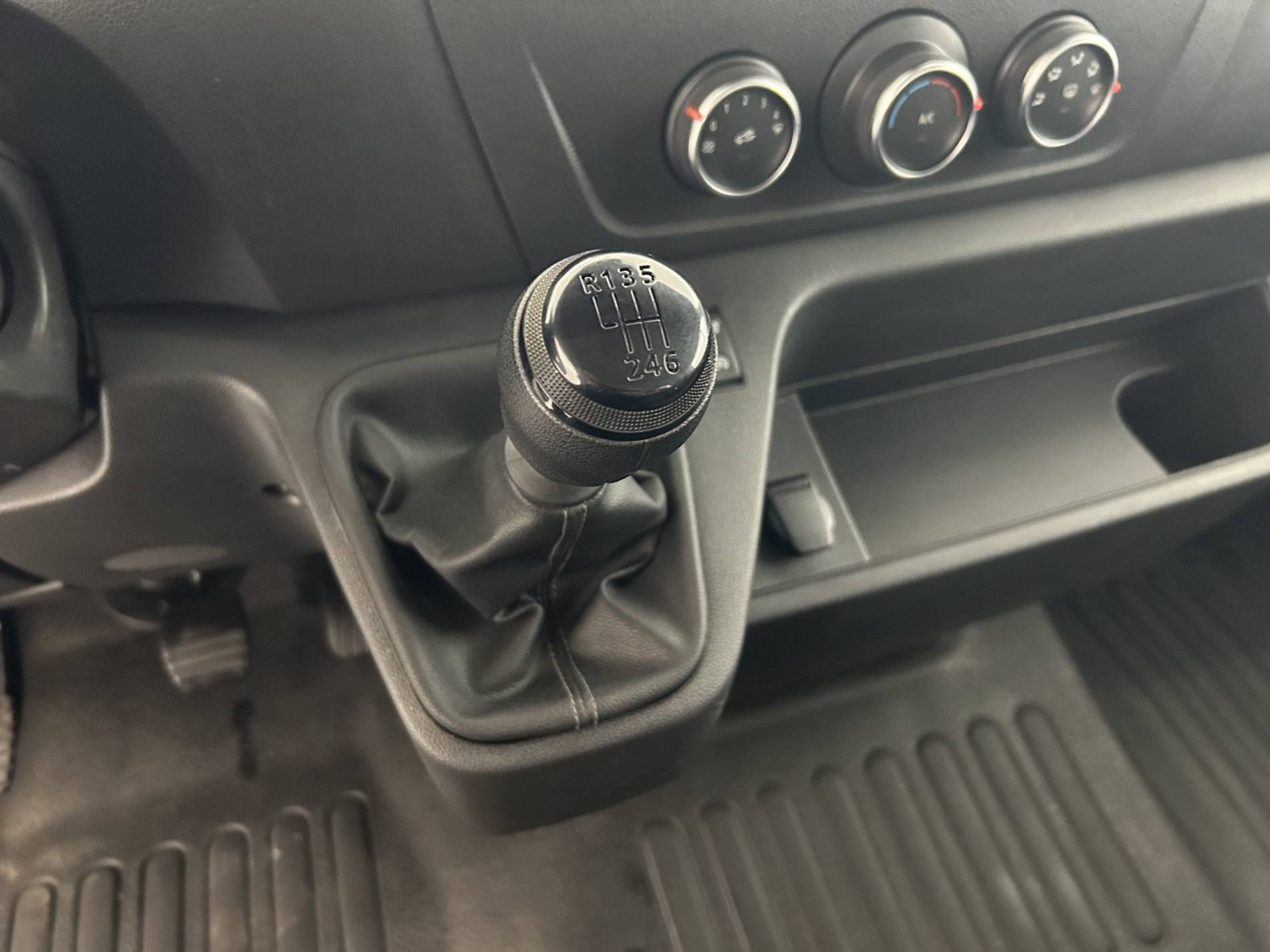 Vente en ligne Renault Master 3 Châssis Cabine MASTER BENNE CC PROP RJ3500 L2 PAFC BLUE DCI 130 EURO VI au prix de 27 990 €