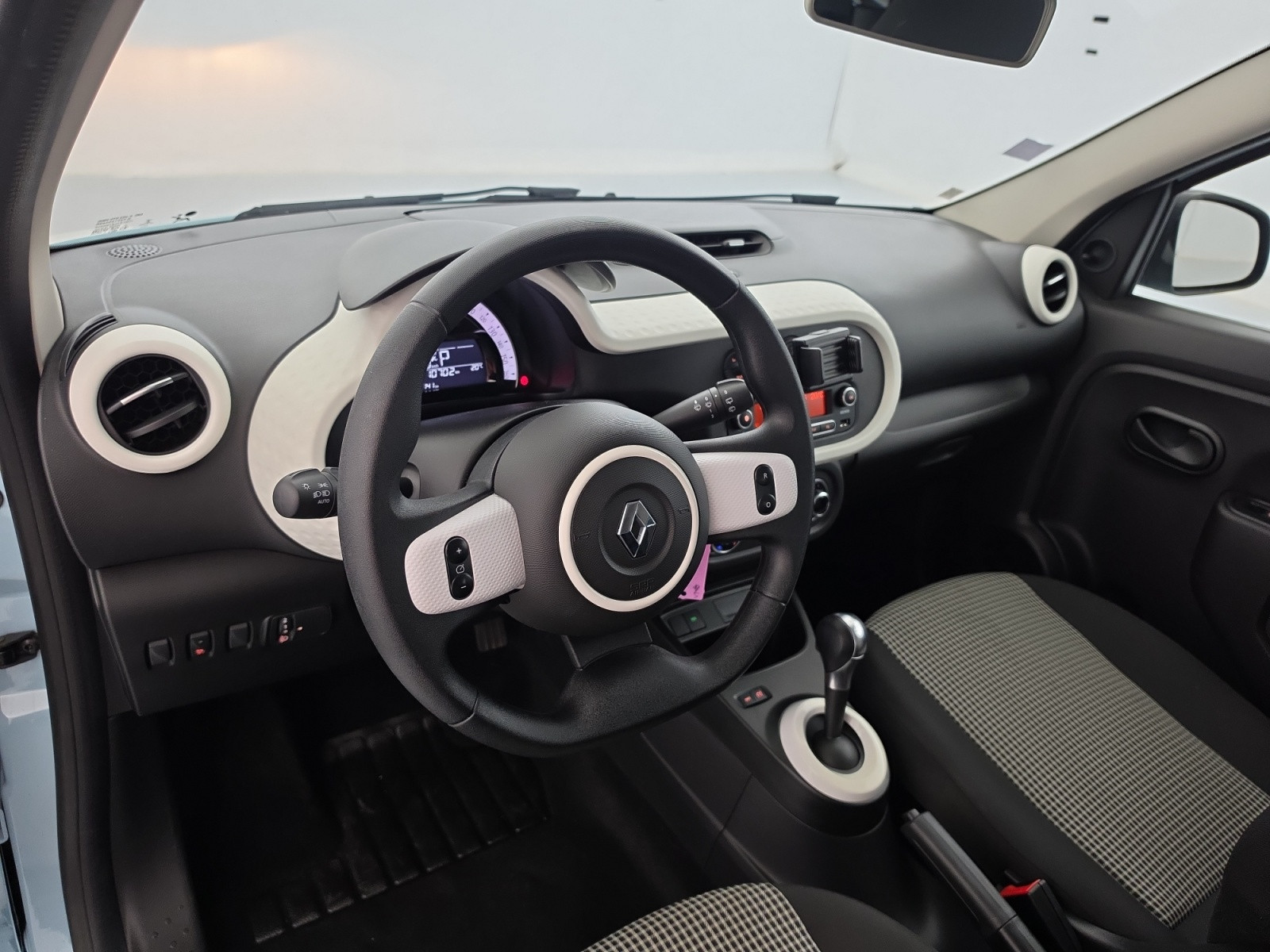 Vente en ligne Renault Twingo Electrique Twingo III E-Tech au prix de 12 990 €