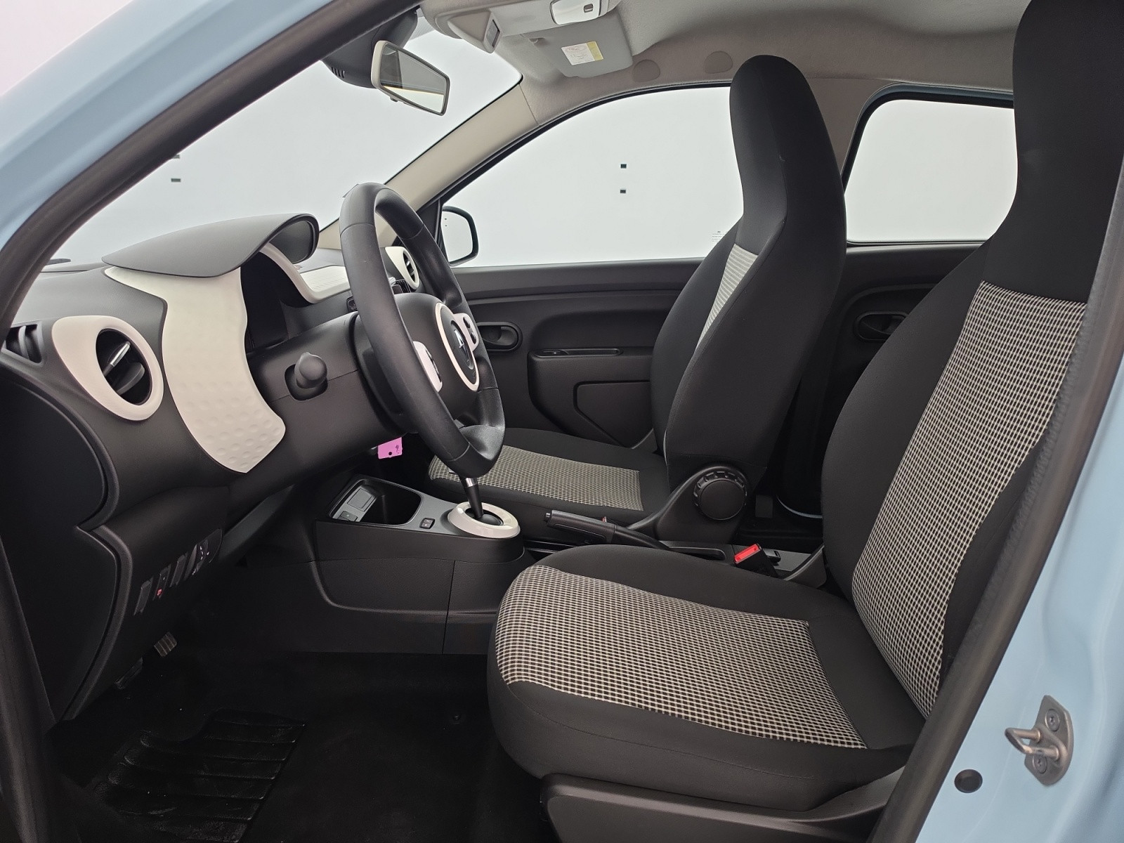 Vente en ligne Renault Twingo Electrique Twingo III E-Tech au prix de 12 990 €