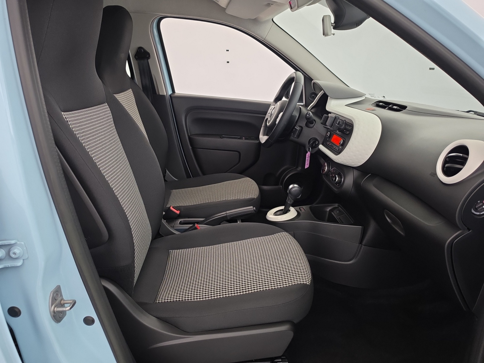 Vente en ligne Renault Twingo Electrique Twingo III E-Tech au prix de 12 990 €