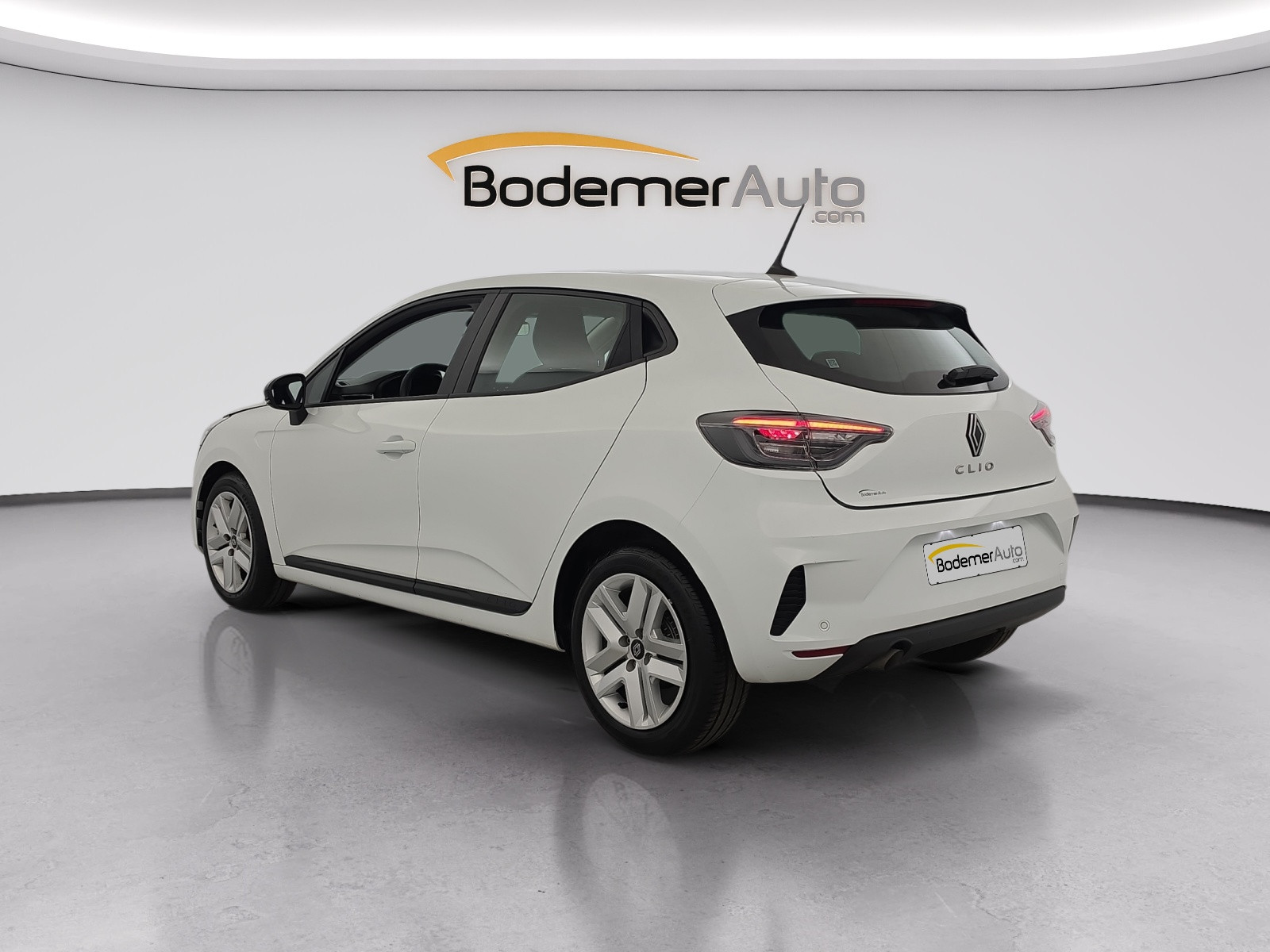 Vente en ligne Renault Clio 5 Clio SCe 65 au prix de 13 590 €