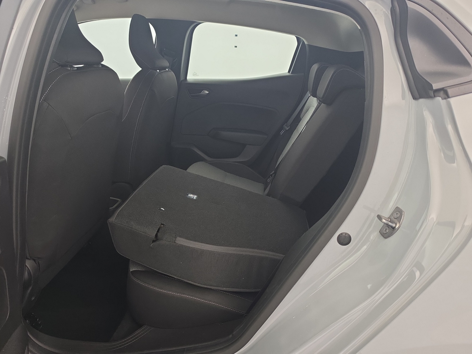 Vente en ligne Renault Clio 5 Clio TCe 90 ch GSR2 au prix de 14 990 €