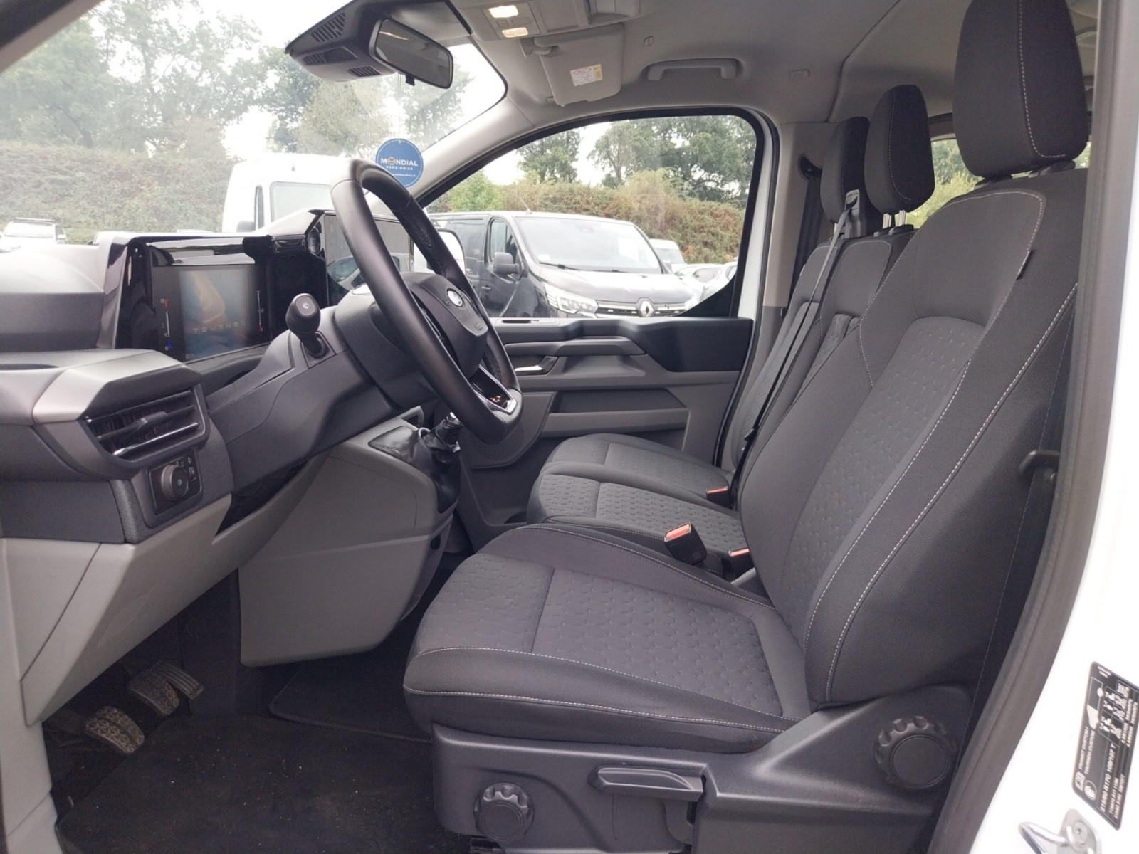 Vente en ligne Ford Tourneo Custom  320 L2H1 2.0 EcoBlue 150 ch au prix de 32 890 €