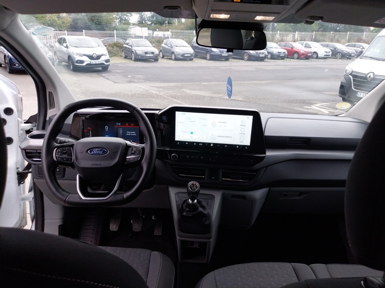 Vente en ligne Ford Tourneo Custom  320 L2H1 2.0 EcoBlue 150 ch au prix de 32 890 €