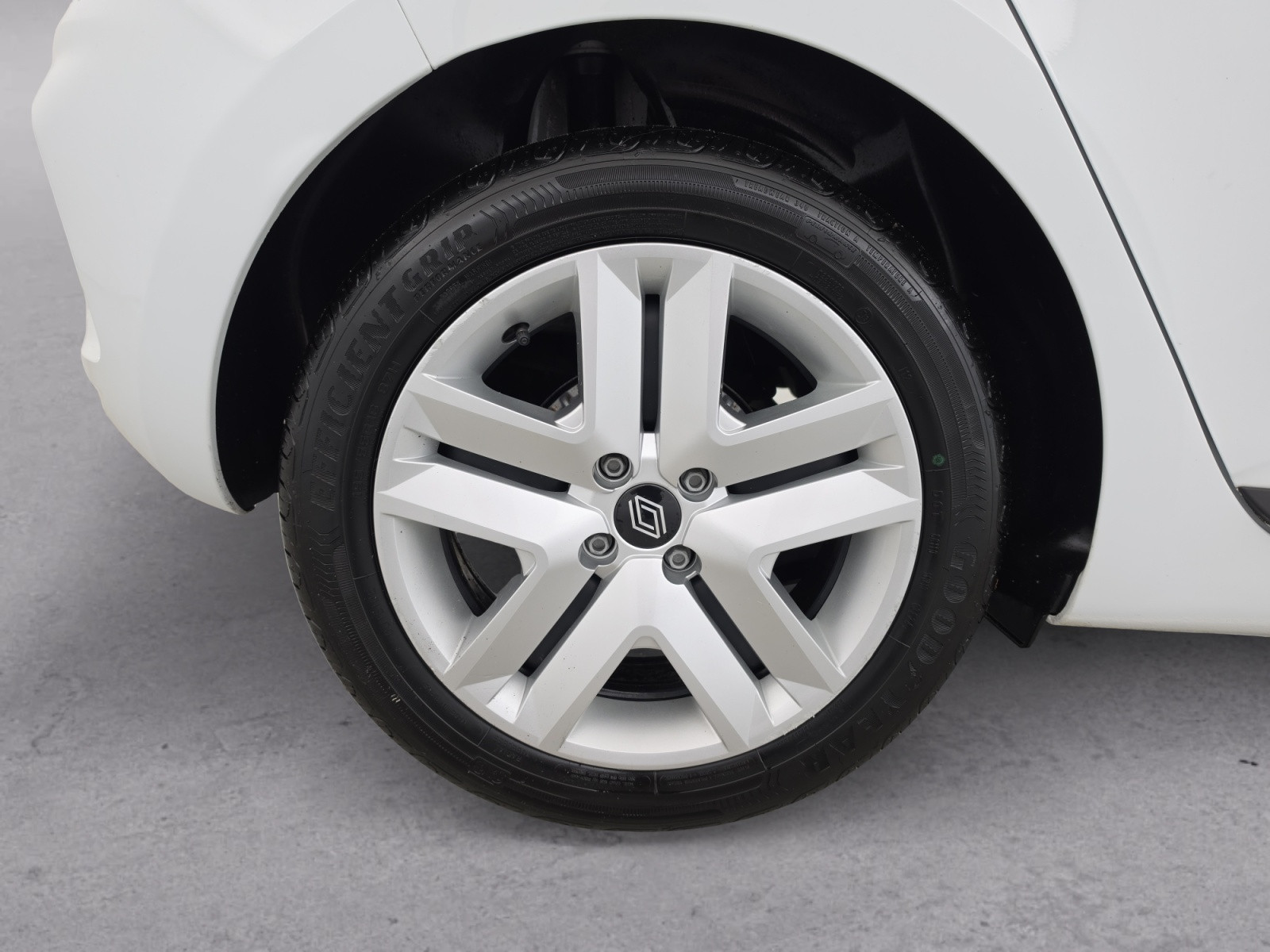 Vente en ligne Renault Clio 5 Clio Eco-G 100 ch GSR2 au prix de 16 490 €