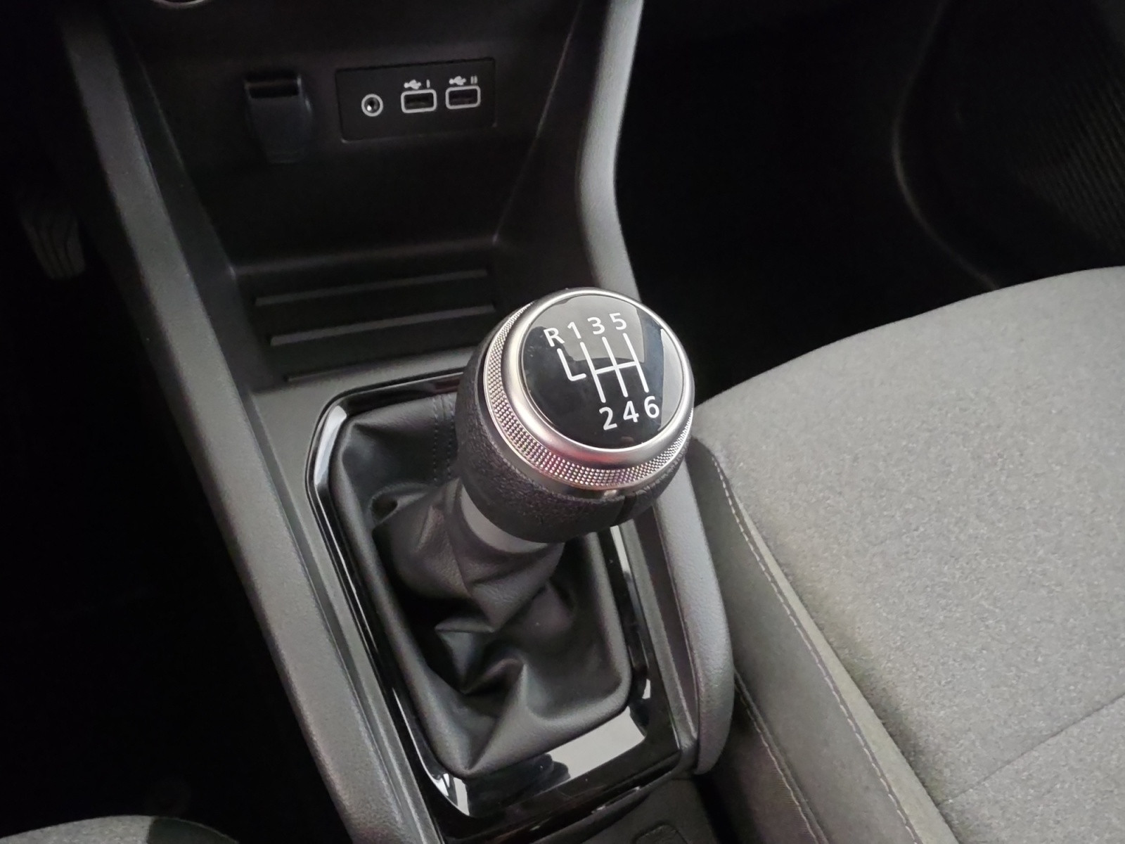 Vente en ligne Renault Clio 5 Clio Eco-G 100 ch GSR2 au prix de 16 490 €