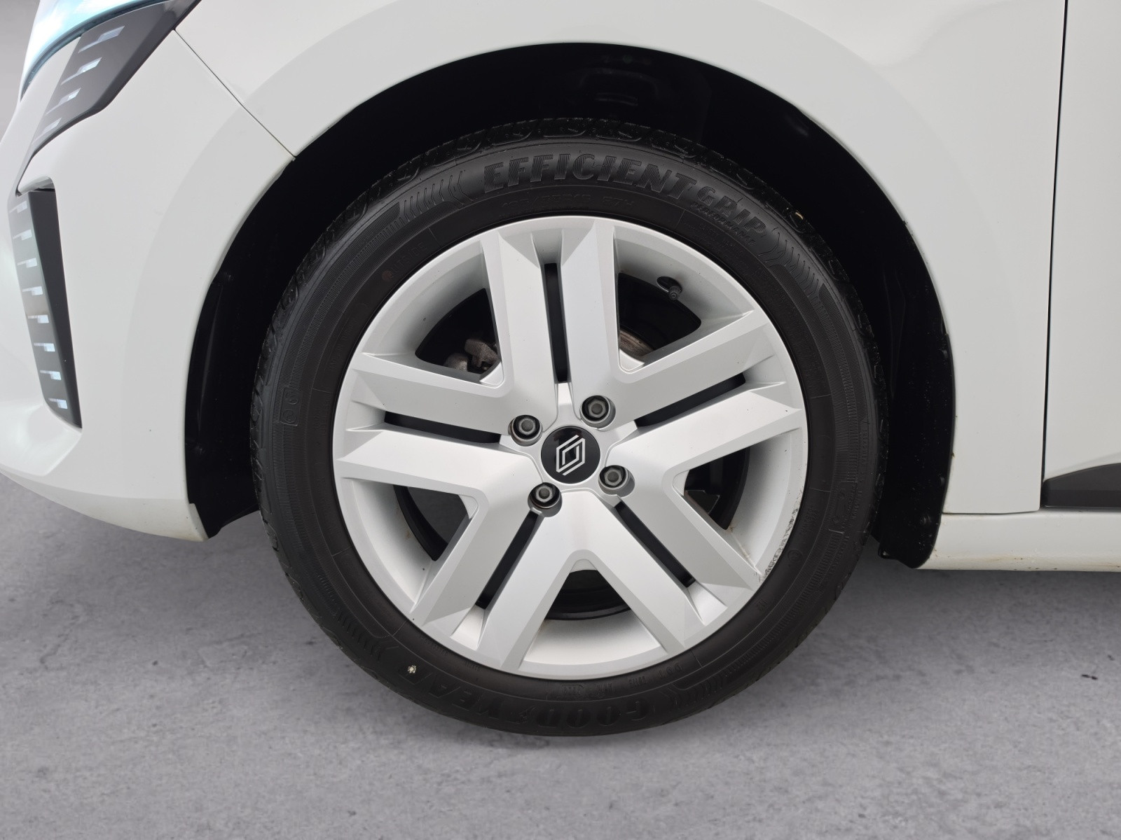 Vente en ligne Renault Clio 5 Clio Eco-G 100 ch GSR2 au prix de 16 490 €