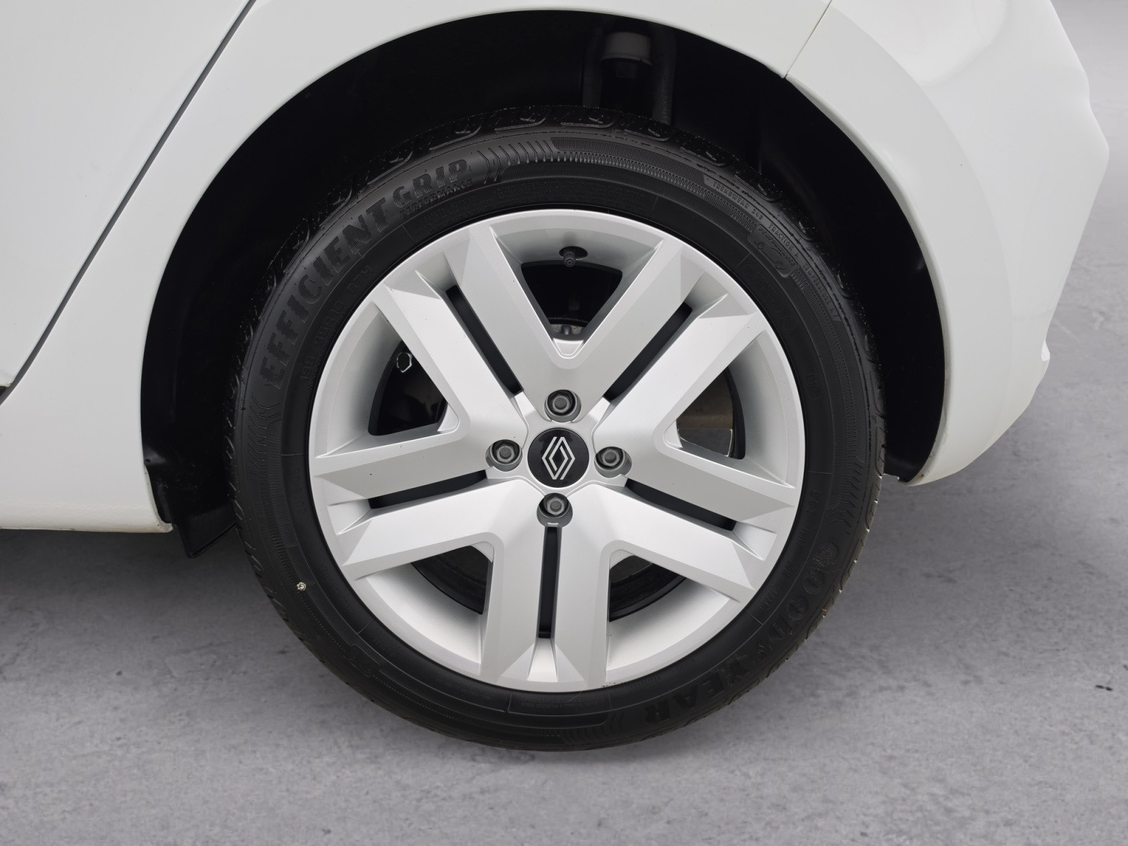Vente en ligne Renault Clio 5 Clio Eco-G 100 ch GSR2 au prix de 16 490 €