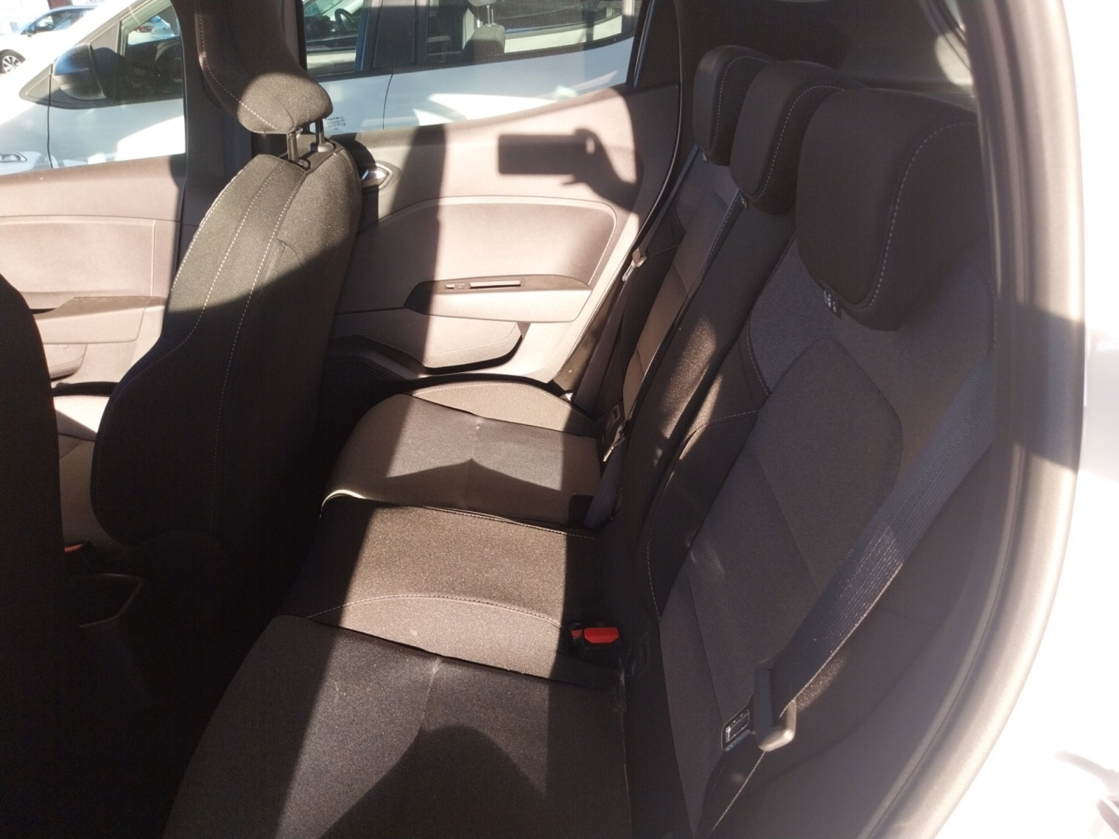 Vente en ligne Renault Clio 5 Clio Eco-G 100 ch GSR2 au prix de 16 490 €