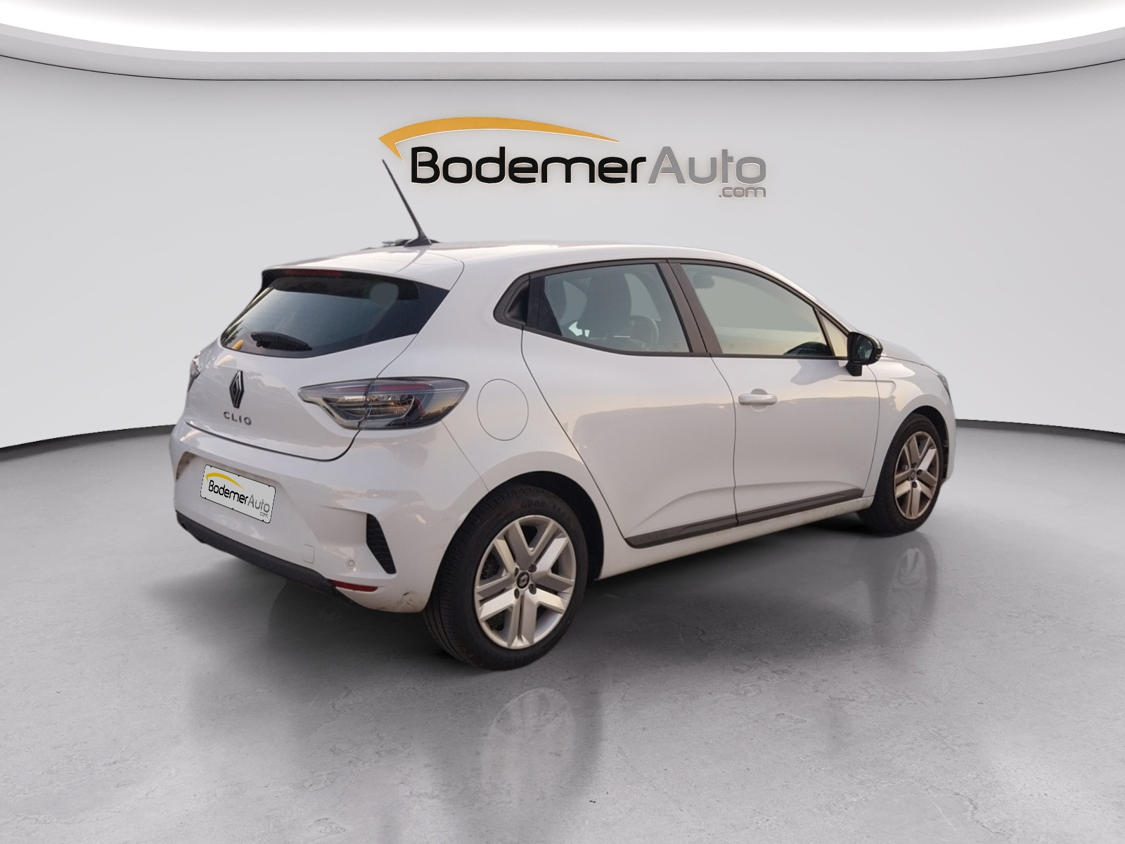 Vente en ligne Renault Clio 5 Clio Eco-G 100 ch GSR2 au prix de 16 490 €