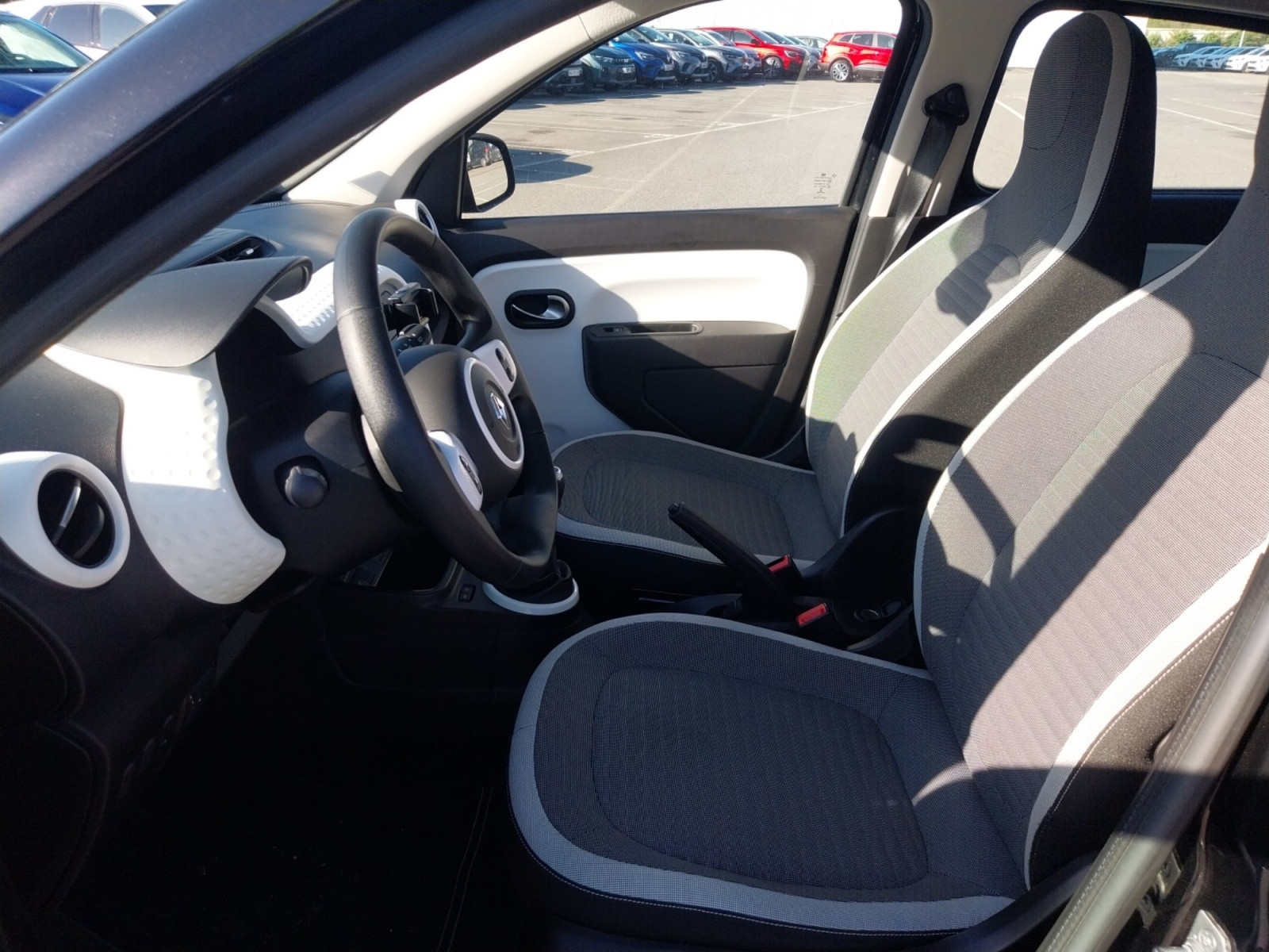 Vente en ligne Renault Twingo 3  SCe 65 - 21 au prix de 11 290 €