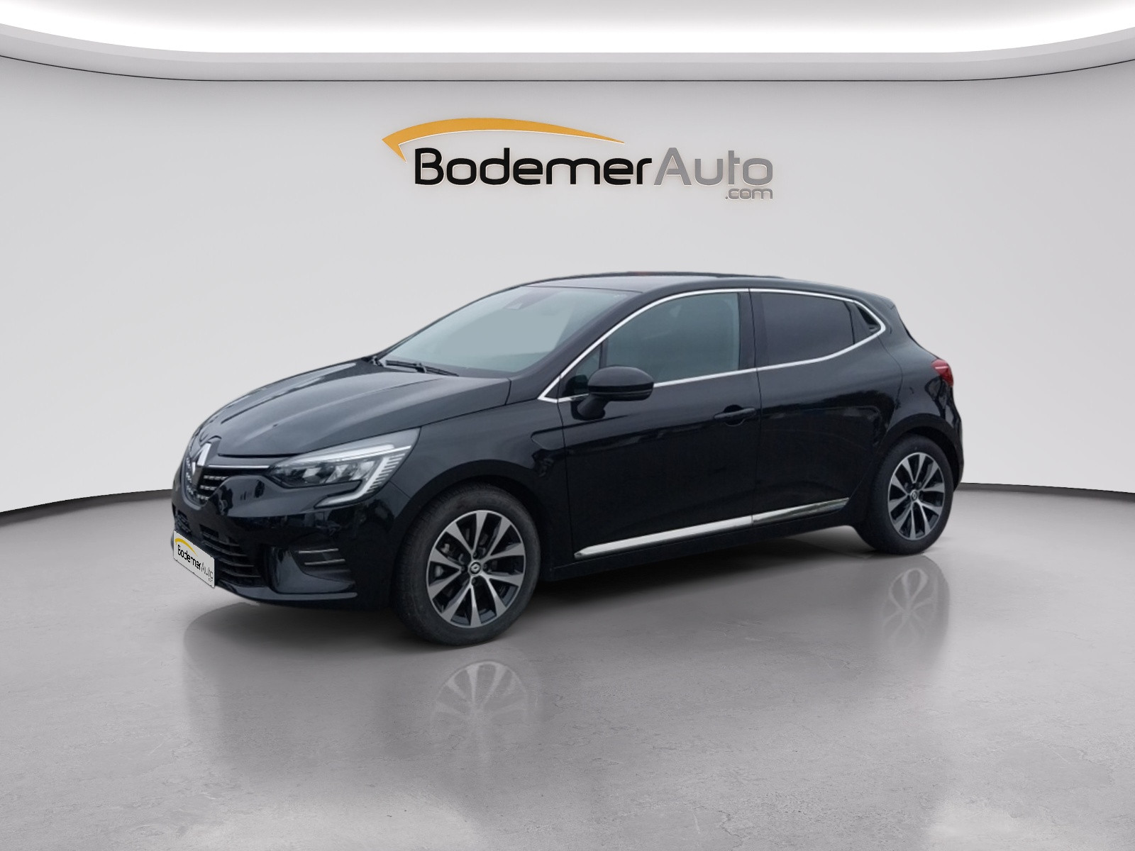 Renault Clio 5 Clio E-Tech full hybrid 145 occasion de 2023 en vente à Carhaix
