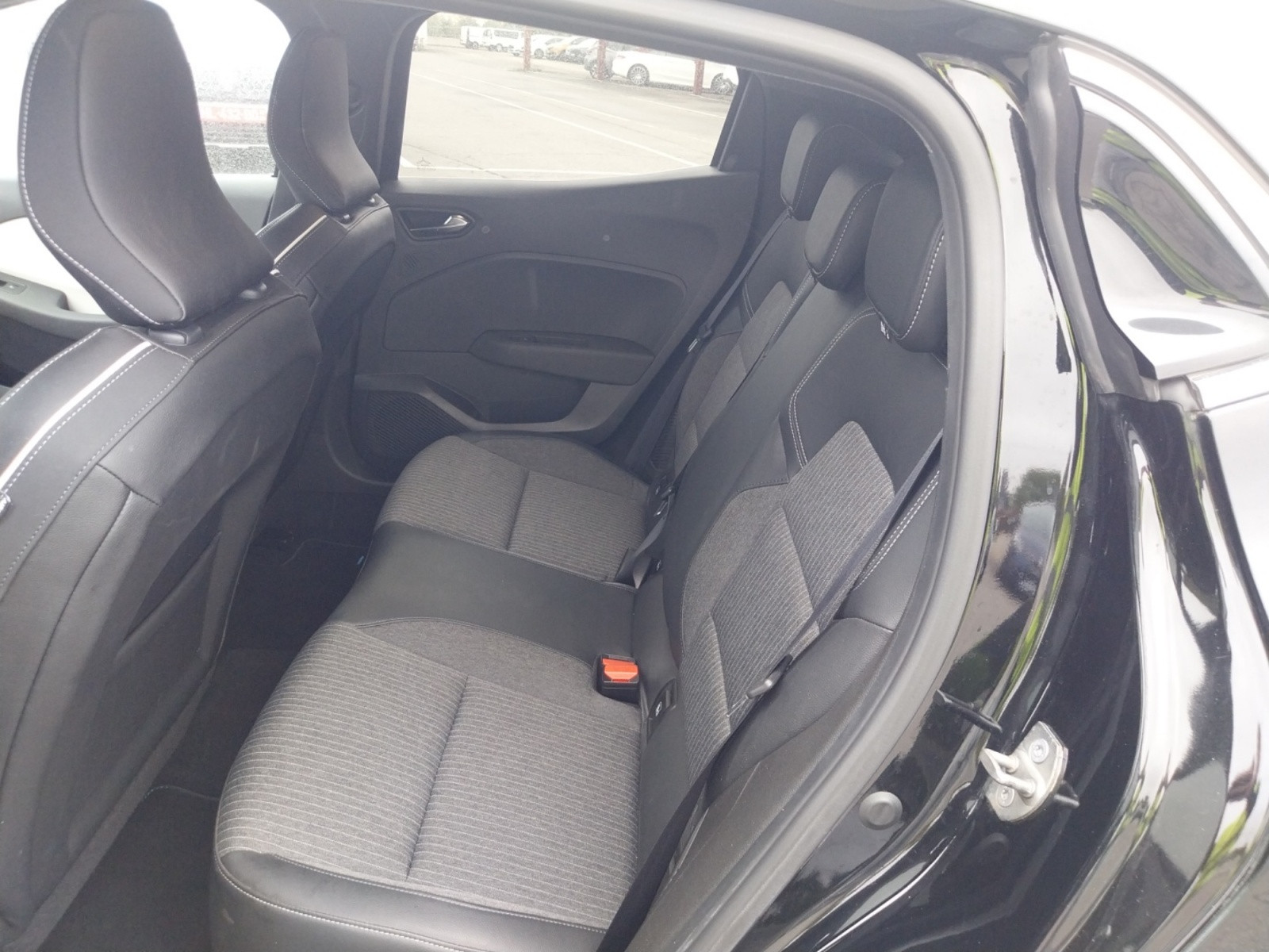 Vente en ligne Renault Clio 5 Clio E-Tech full hybrid 145 au prix de 18 490 €