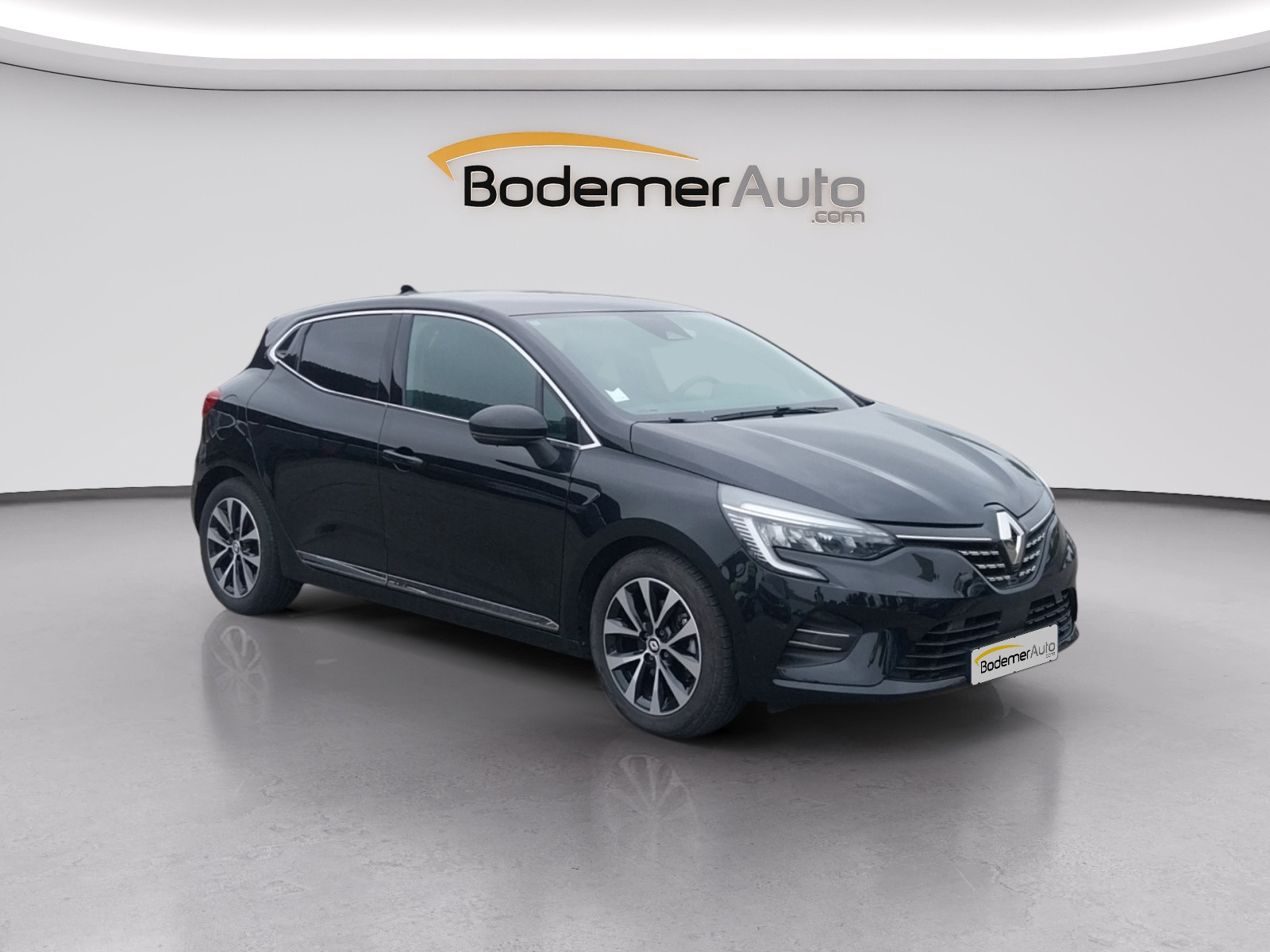 Vente en ligne Renault Clio 5 Clio E-Tech full hybrid 145 au prix de 18 490 €