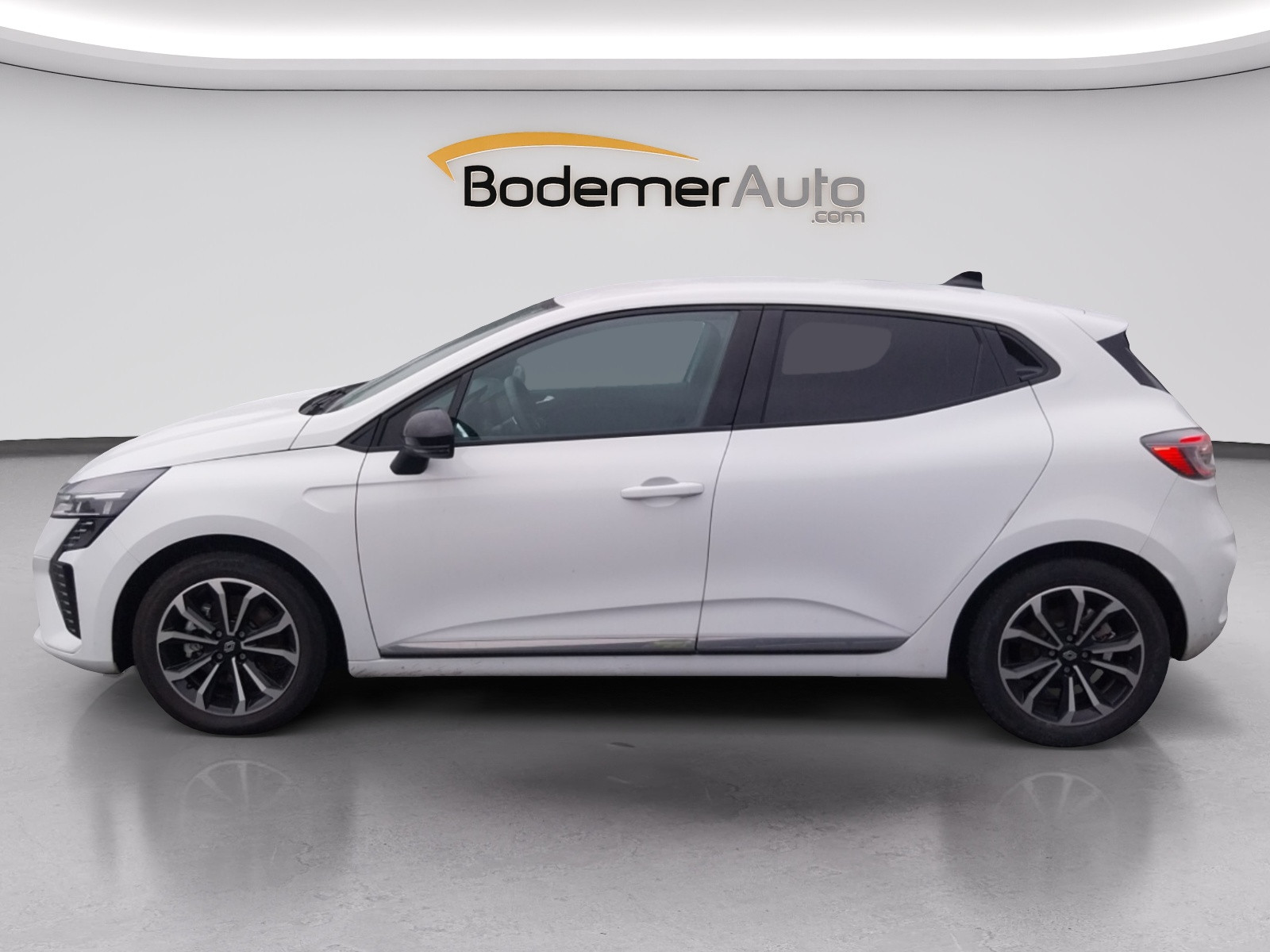 Vente en ligne Renault Clio 5 Clio E-Tech full hybrid 145 au prix de 19 490 €
