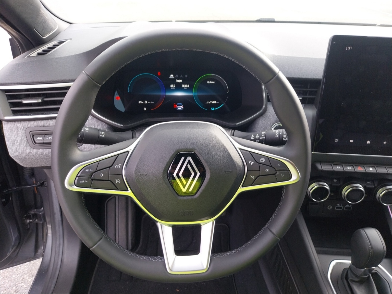 Vente en ligne Renault Clio 5 Clio E-Tech full hybrid 145 au prix de 19 490 €