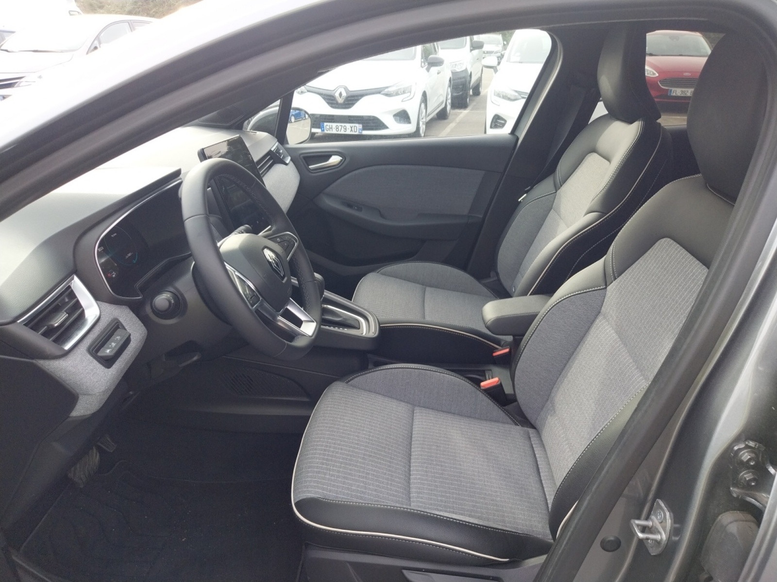 Vente en ligne Renault Clio 5 Clio E-Tech full hybrid 145 au prix de 19 490 €