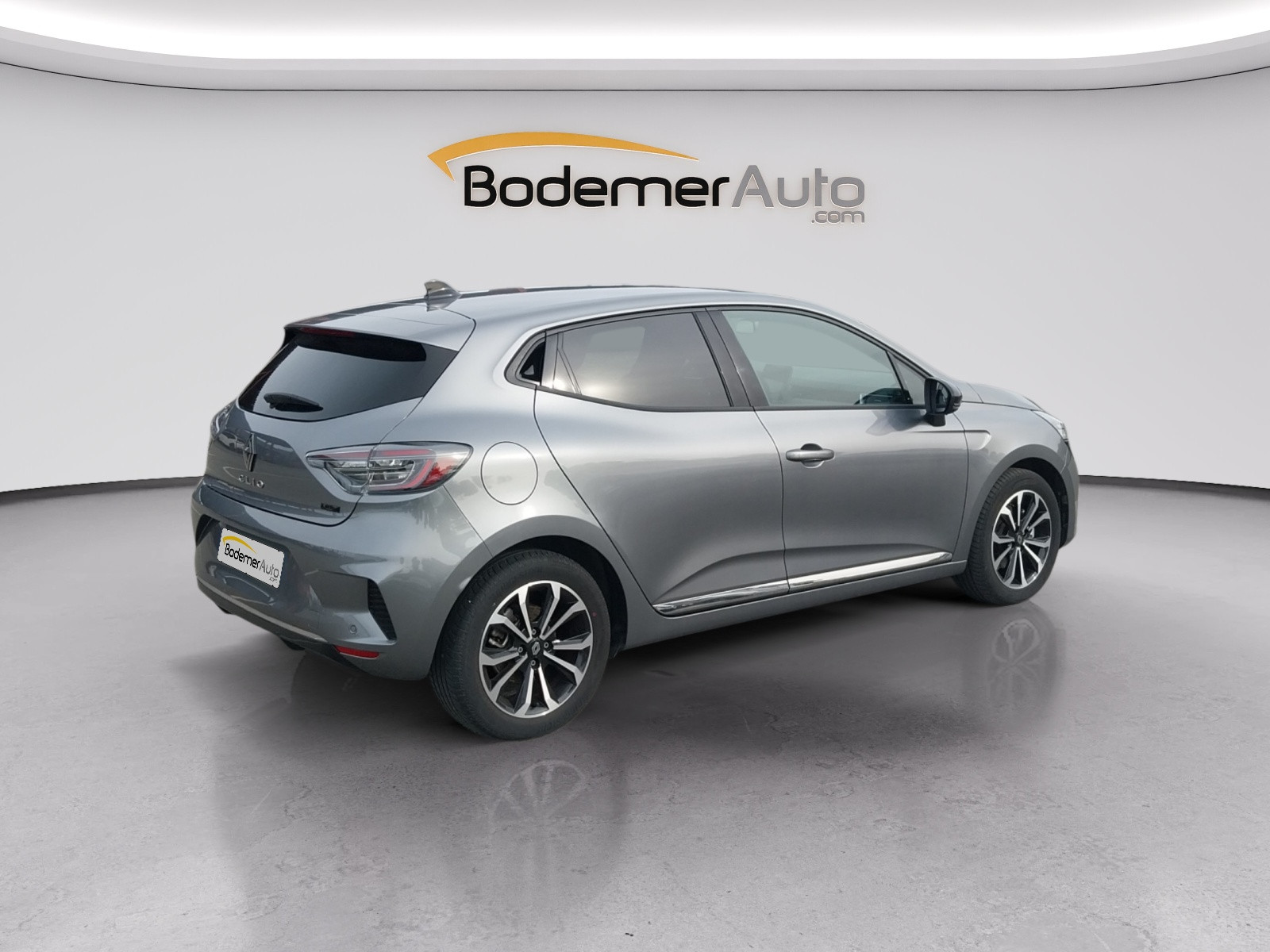 Vente en ligne Renault Clio 5 Clio E-Tech full hybrid 145 au prix de 19 490 €