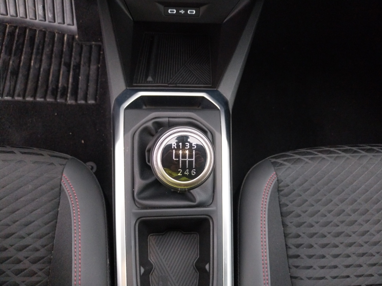 Vente en ligne Renault Clio 6 Clio TCe 115 ch au prix de 22 490 €