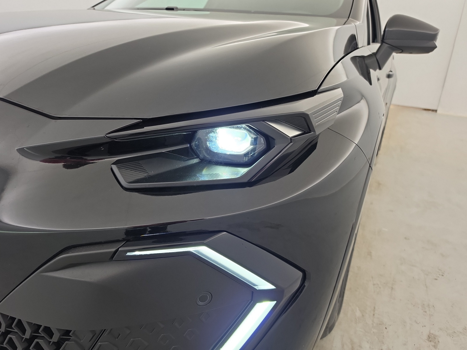 Vente en ligne Renault Clio 6 Clio E-Tech full hybrid 160 ch au prix de 25 990 €