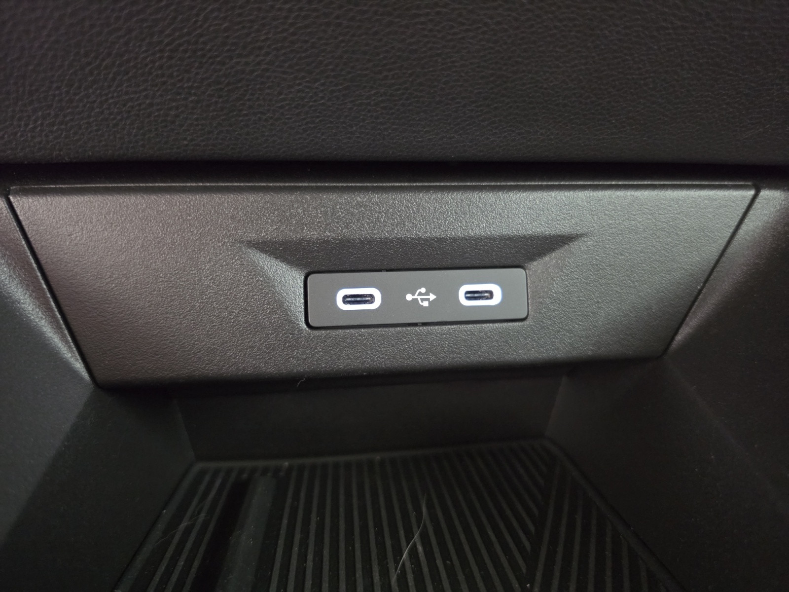 Vente en ligne Renault Clio 6 Clio E-Tech full hybrid 160 ch au prix de 25 990 €