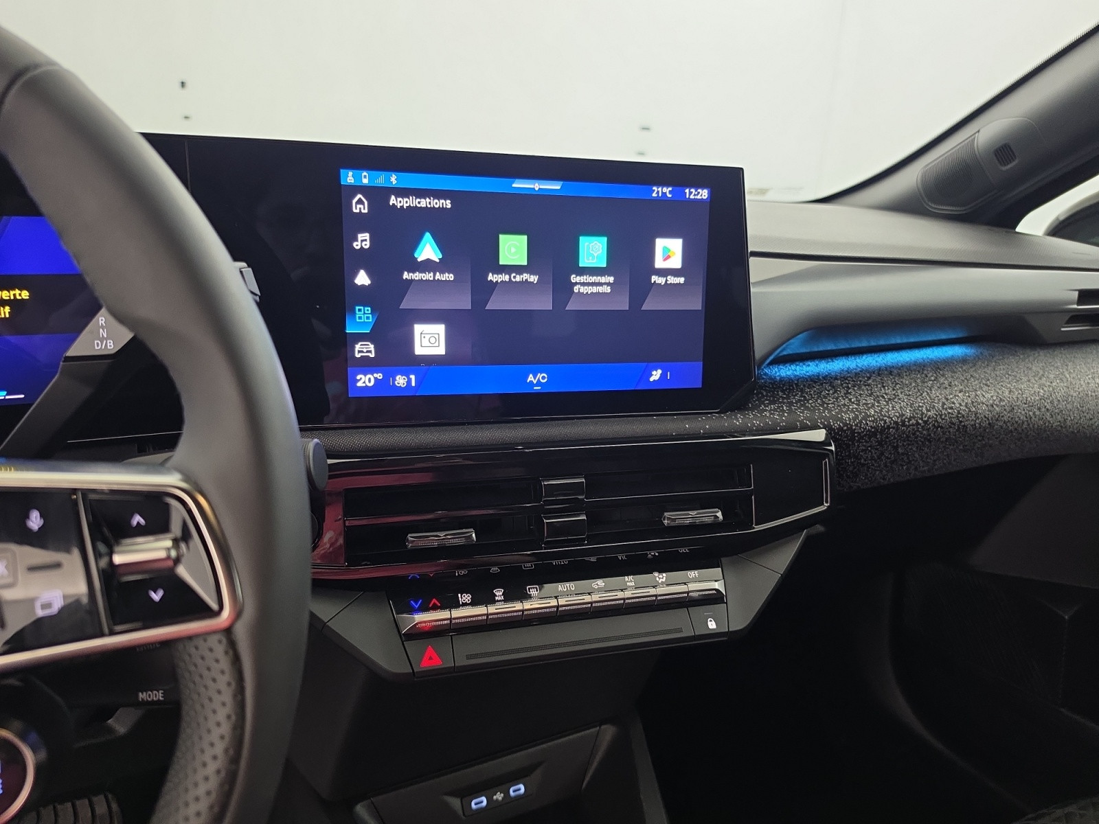 Vente en ligne Renault Clio 6 Clio E-Tech full hybrid 160 ch au prix de 25 990 €