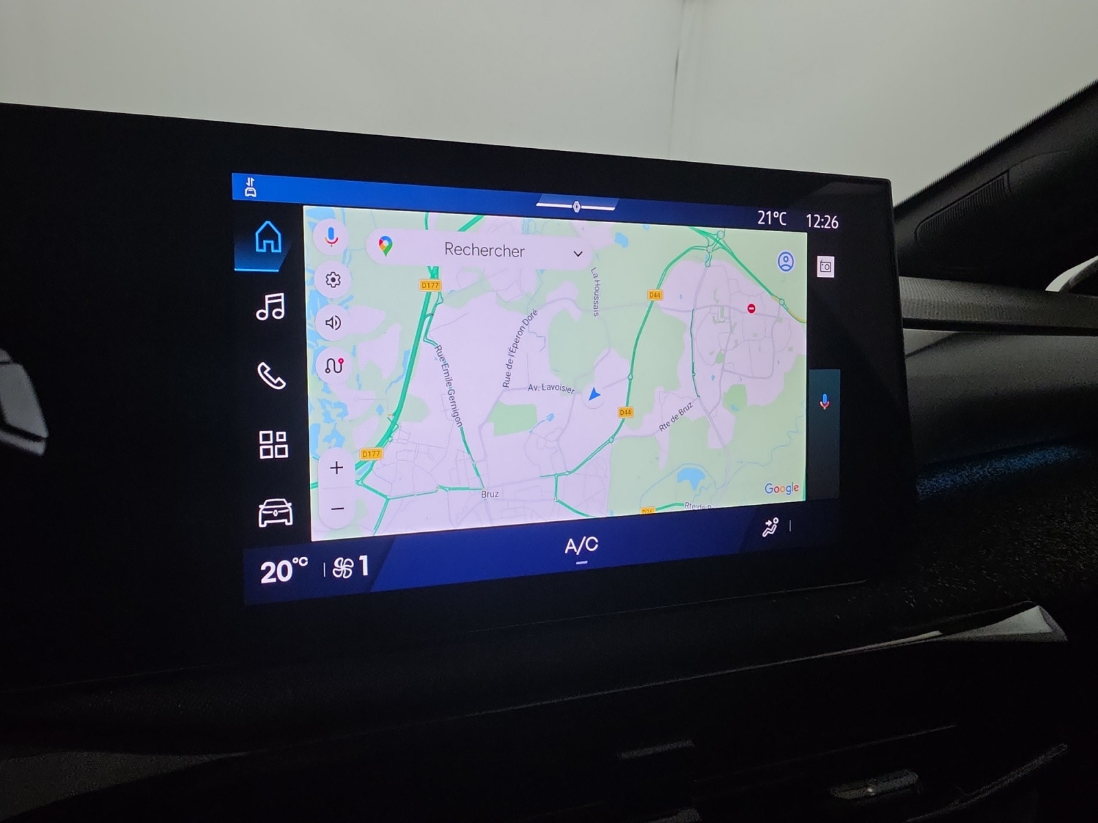 Vente en ligne Renault Clio 6 Clio E-Tech full hybrid 160 ch au prix de 25 990 €