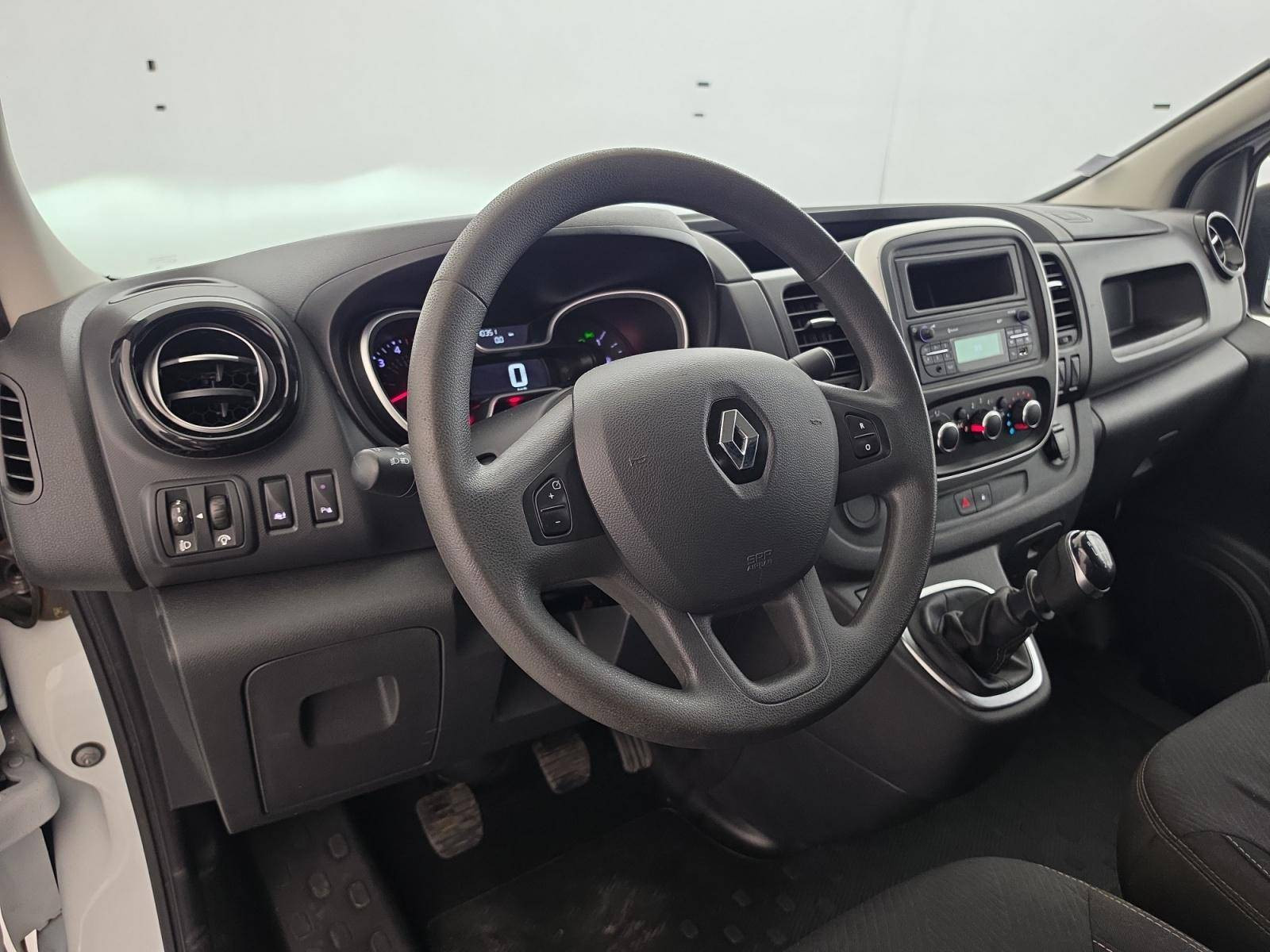 Vente en ligne Renault Trafic 3 Fourgon TRAFIC FGN L2H1 1300 KG DCI 120 au prix de 16 490 €
