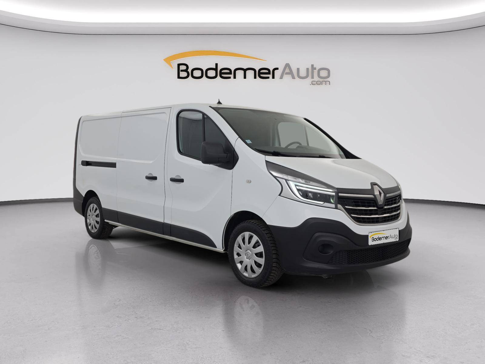 Vente en ligne Renault Trafic 3 Fourgon TRAFIC FGN L2H1 1300 KG DCI 120 au prix de 16 490 €