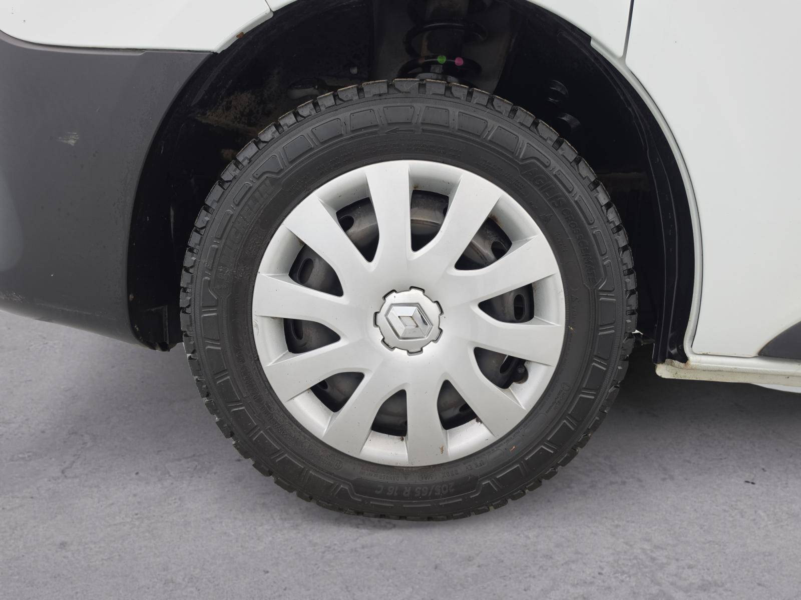 Vente en ligne Renault Trafic 3 Fourgon TRAFIC FGN L2H1 1300 KG DCI 120 au prix de 16 490 €