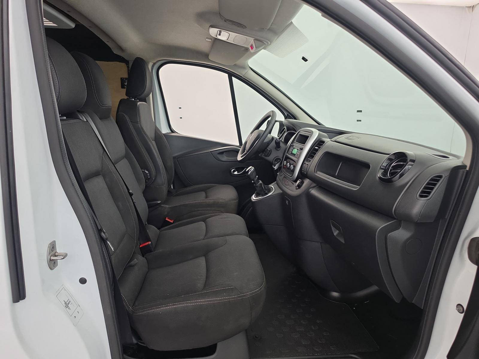 Vente en ligne Renault Trafic 3 Fourgon TRAFIC FGN L2H1 1300 KG DCI 120 au prix de 16 490 €