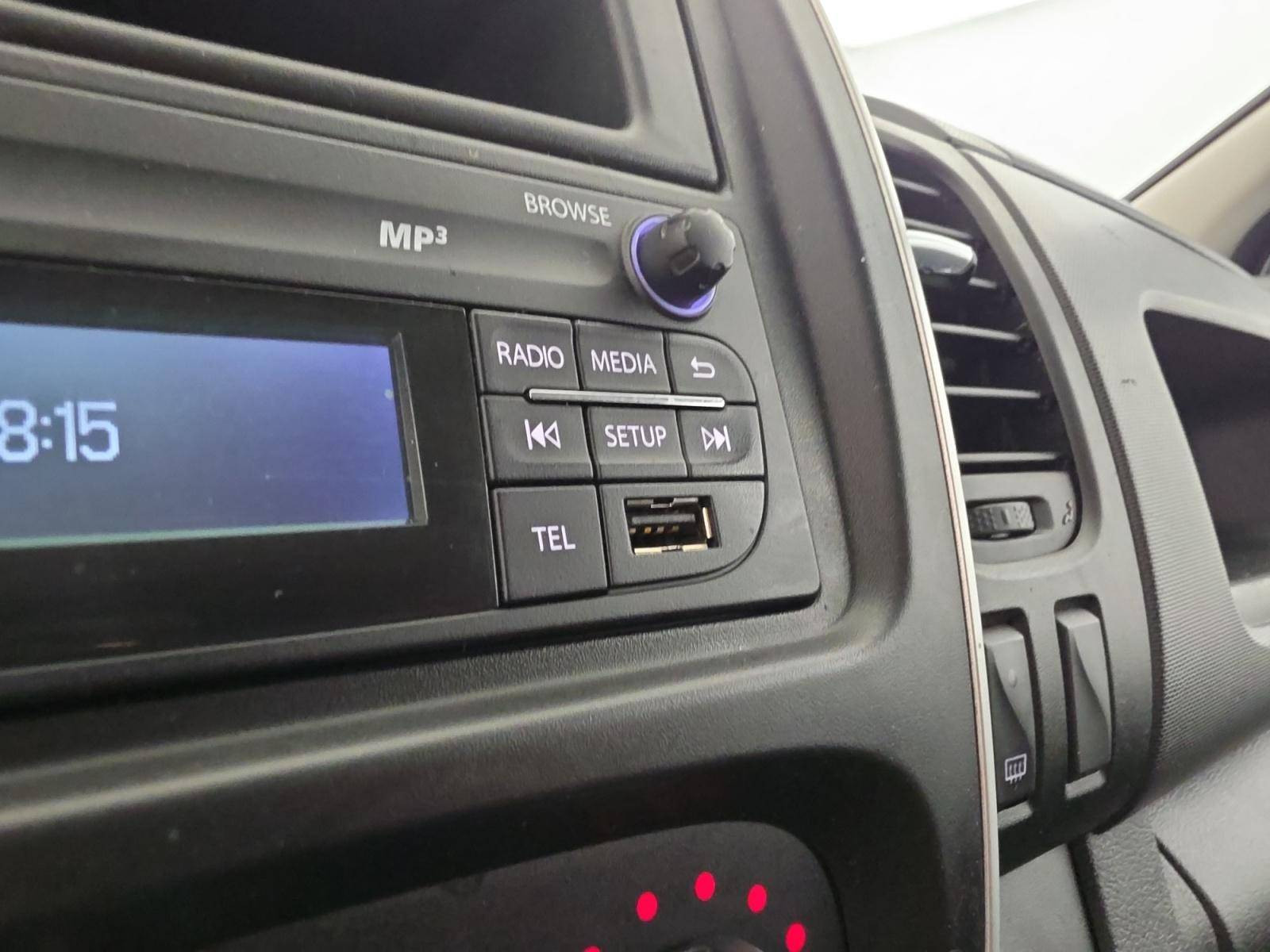 Vente en ligne Renault Trafic 3 Fourgon TRAFIC FGN L2H1 1300 KG DCI 120 au prix de 16 490 €