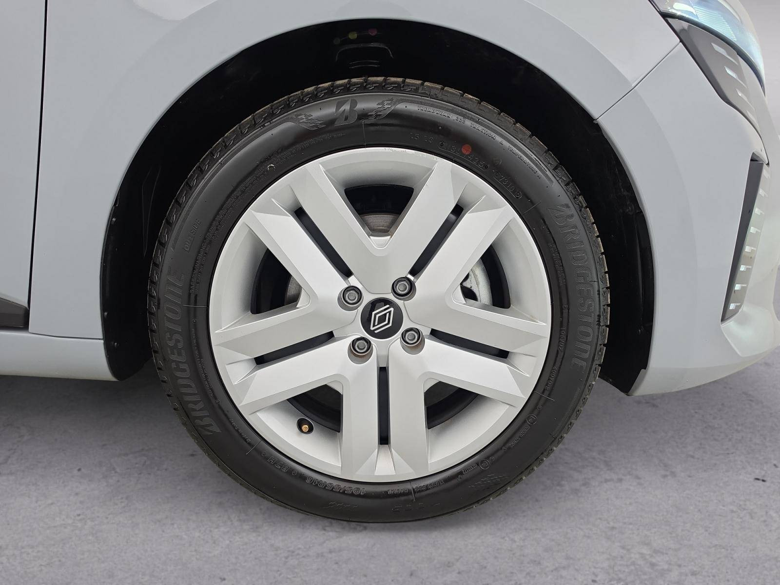 Vente en ligne Renault Clio 5 Clio Blue dCi 100 ch GSR2 au prix de 17 490 €