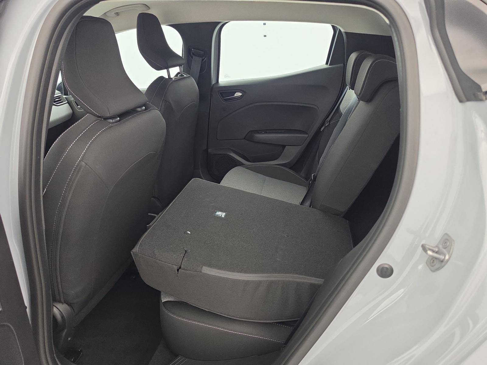 Vente en ligne Renault Clio 5 Clio Blue dCi 100 ch GSR2 au prix de 17 490 €