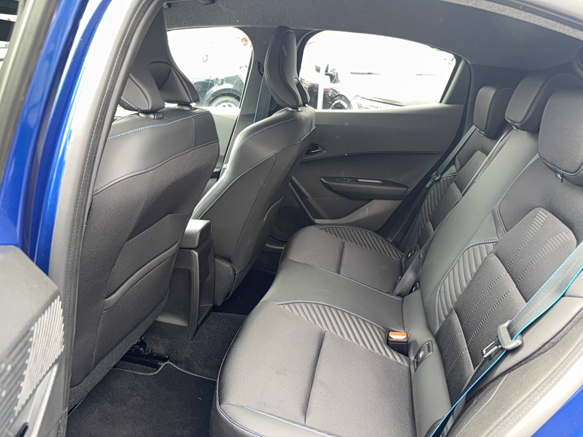 Vente en ligne Renault Clio 6 Clio E-Tech full hybrid 160 ch au prix de 27 590 €