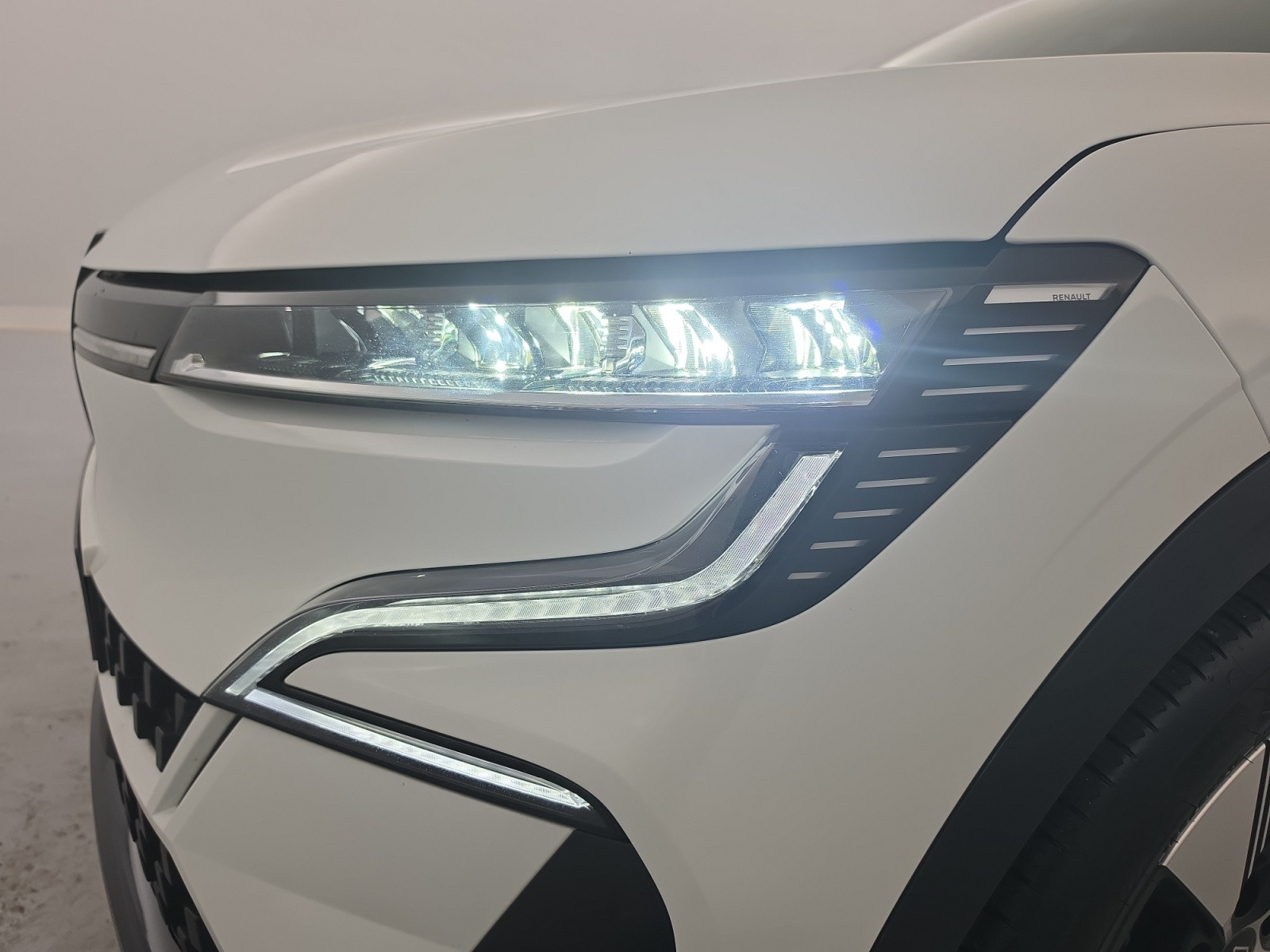 Vente en ligne Renault Megane E-Tech  EV40 130ch standard charge au prix de 16 990 €